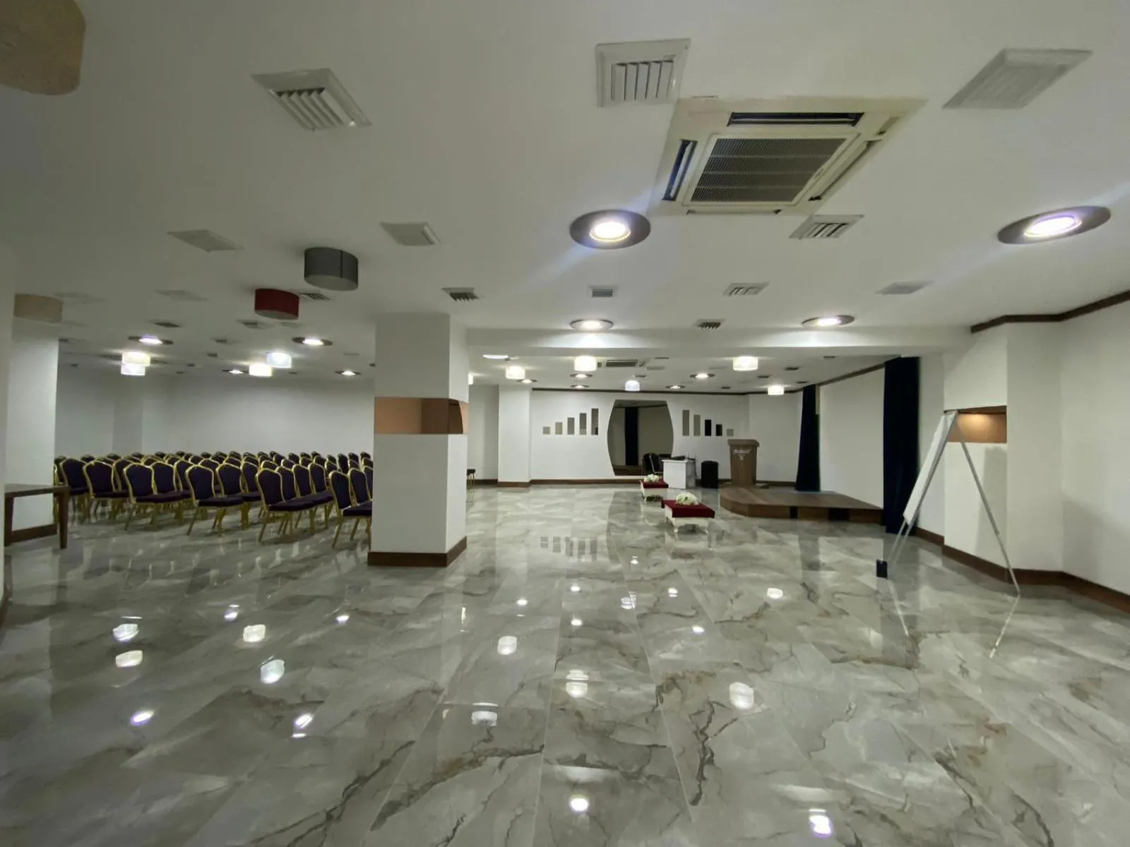 Yucel Hotel