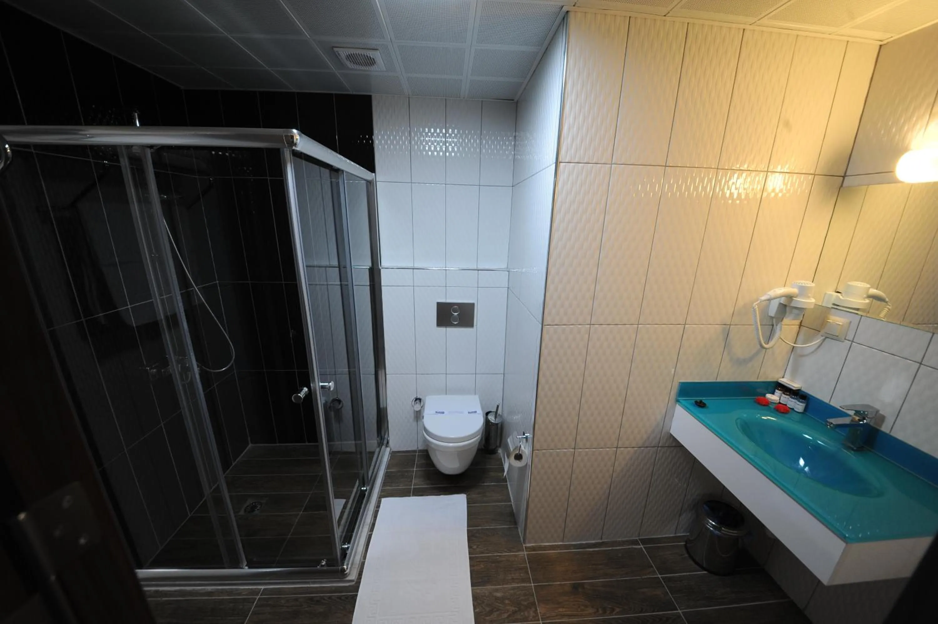 Bathroom in Yucel Hotel