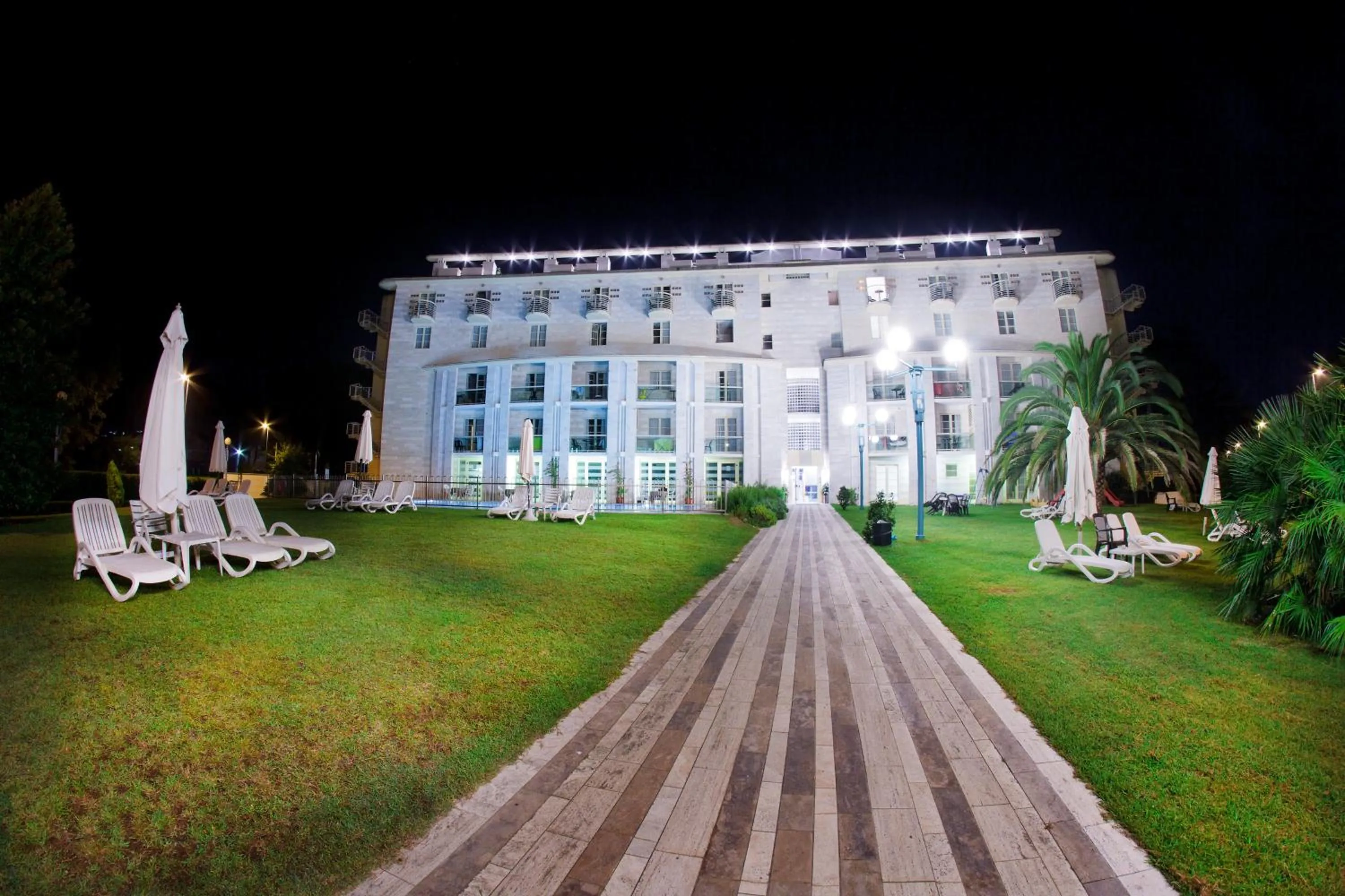 Facade/entrance in Onda Marina Residence Rta