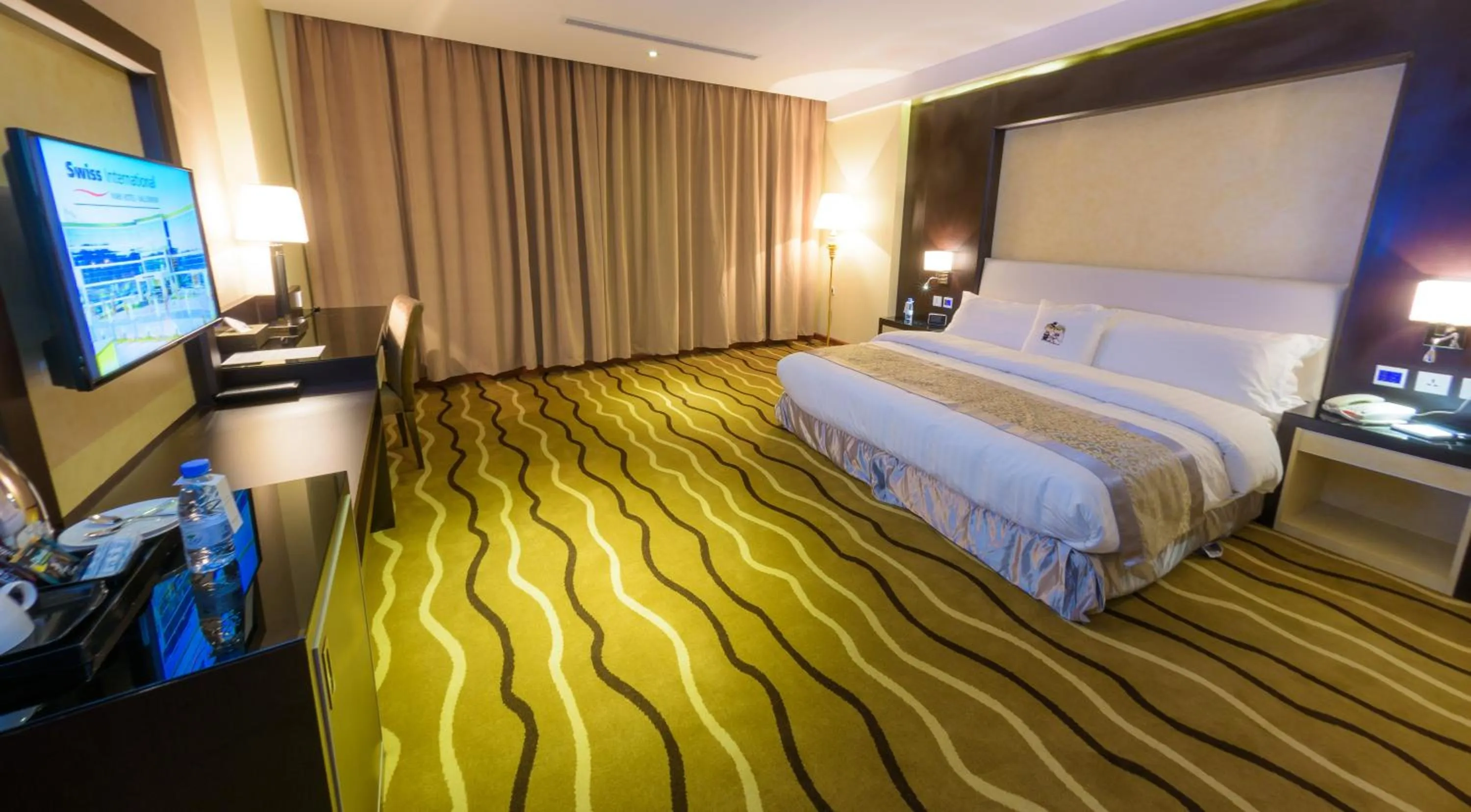 Photo of the whole room, Bed in National Park Hotel