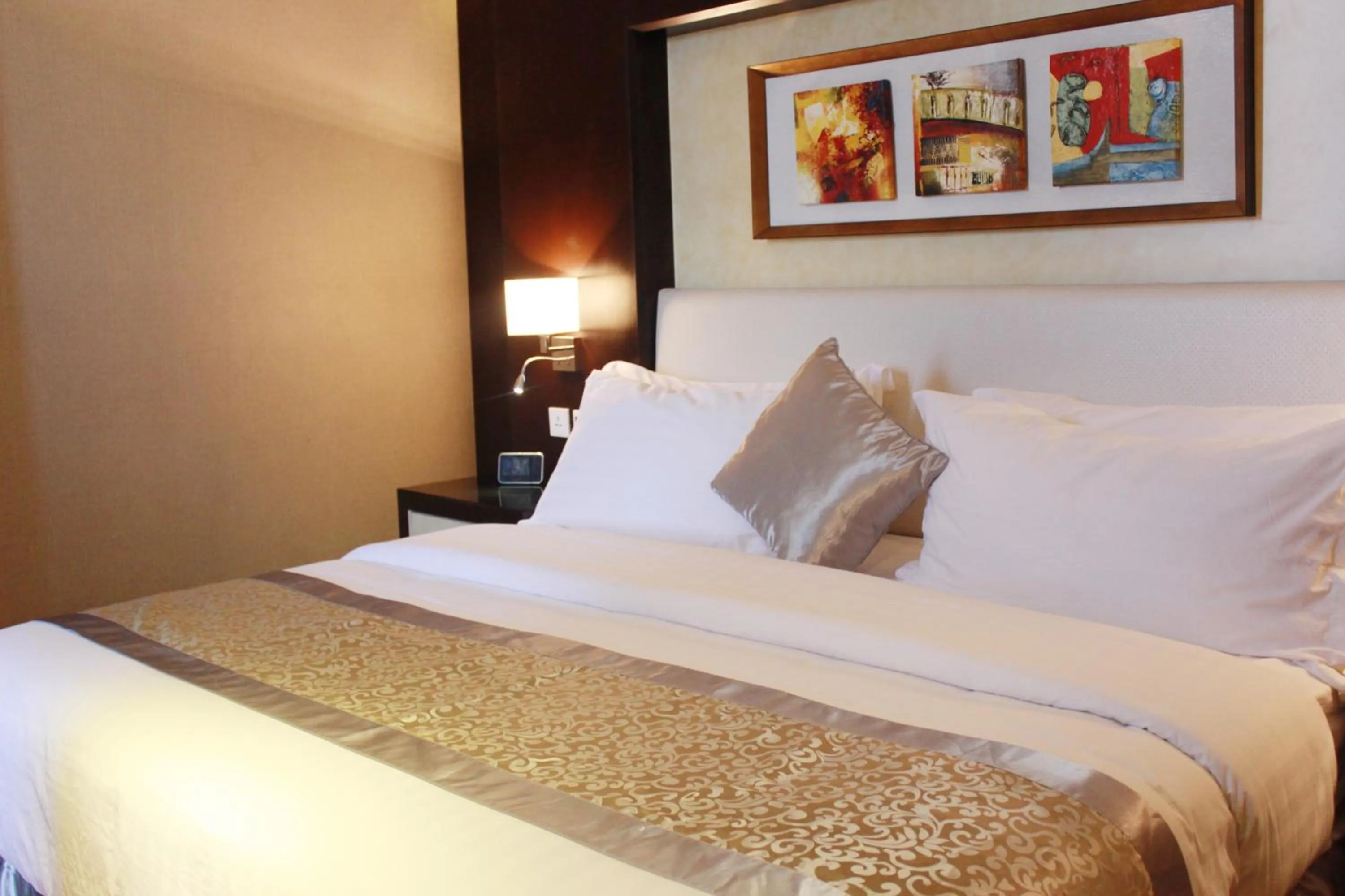 Property building, Bed in National Park Hotel