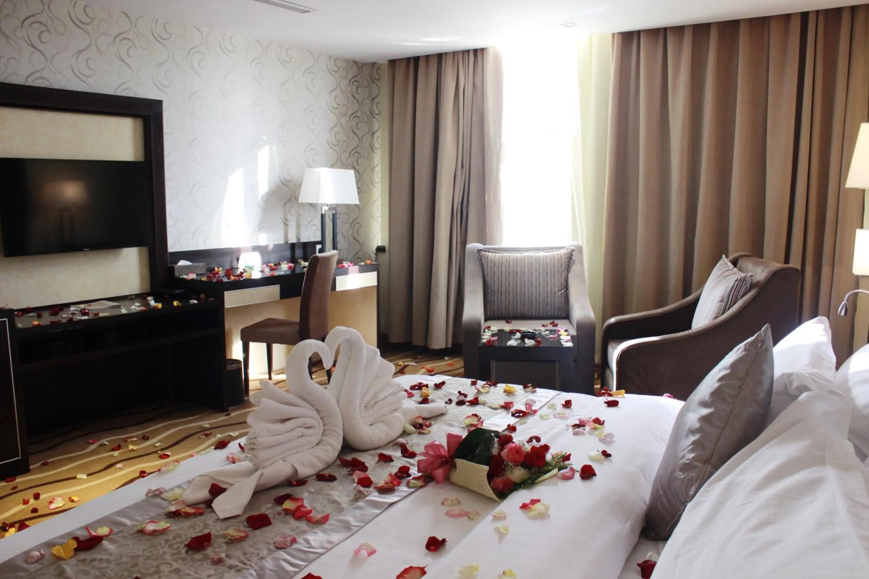 Property building, Bed in National Park Hotel