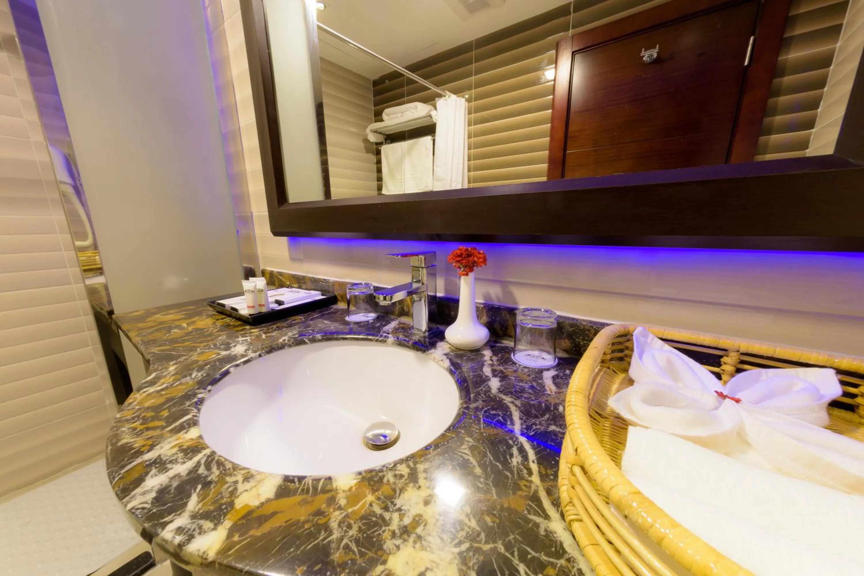 Toilet in National Park Hotel