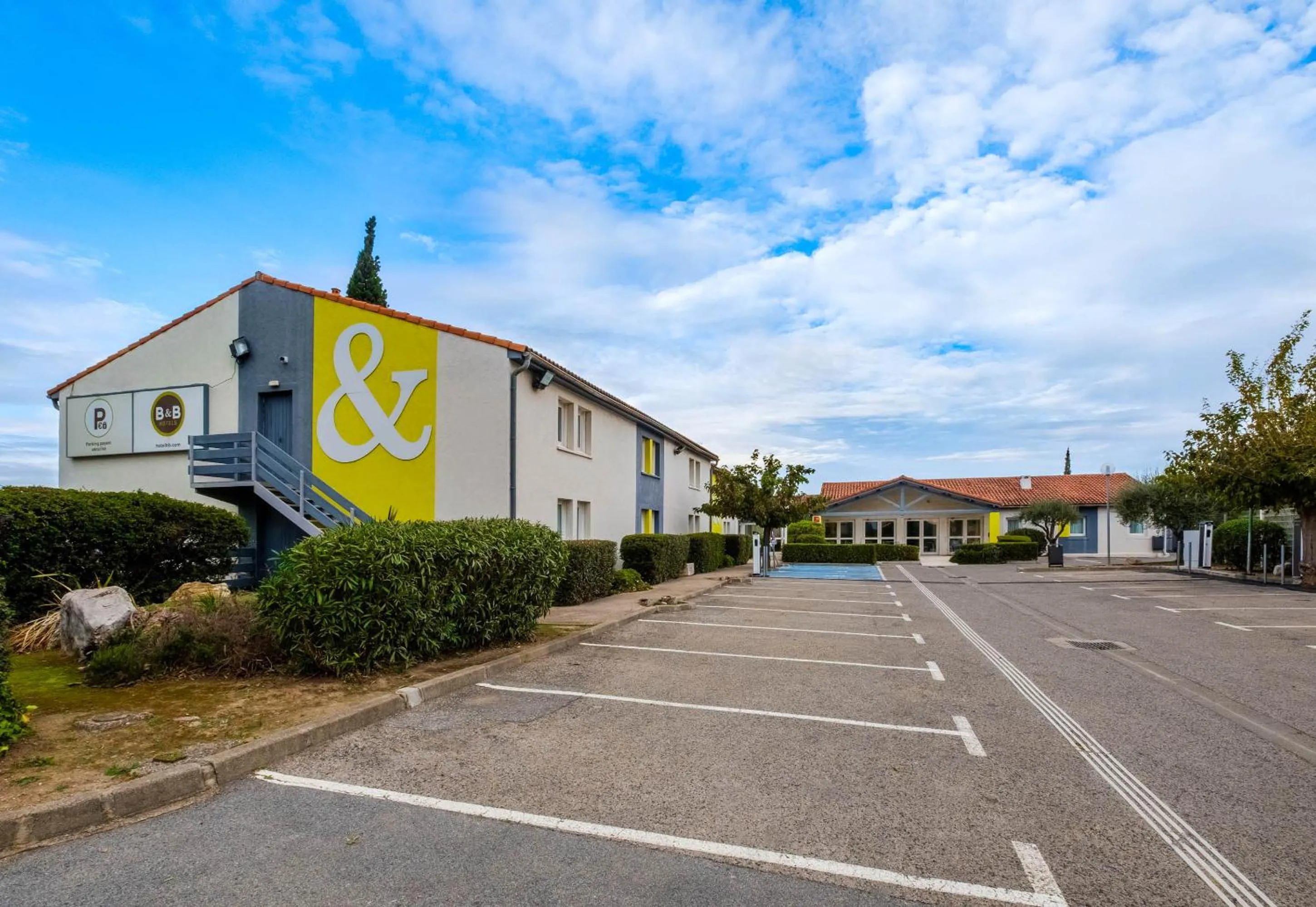 Parking in B&B HOTEL FREJUS Puget-sur-Argens