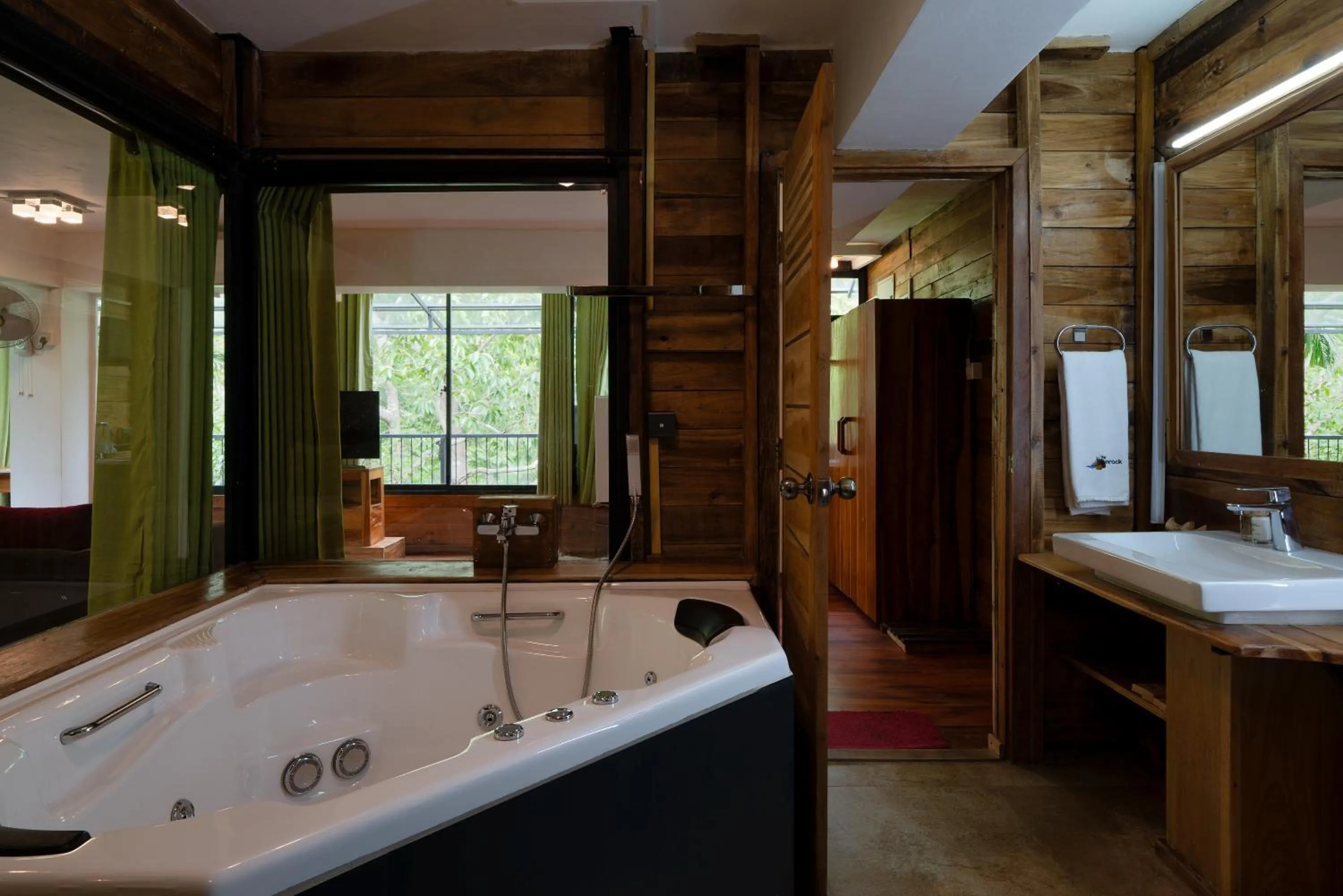 Hot Tub in The Glenrock Wellness Nature Resort