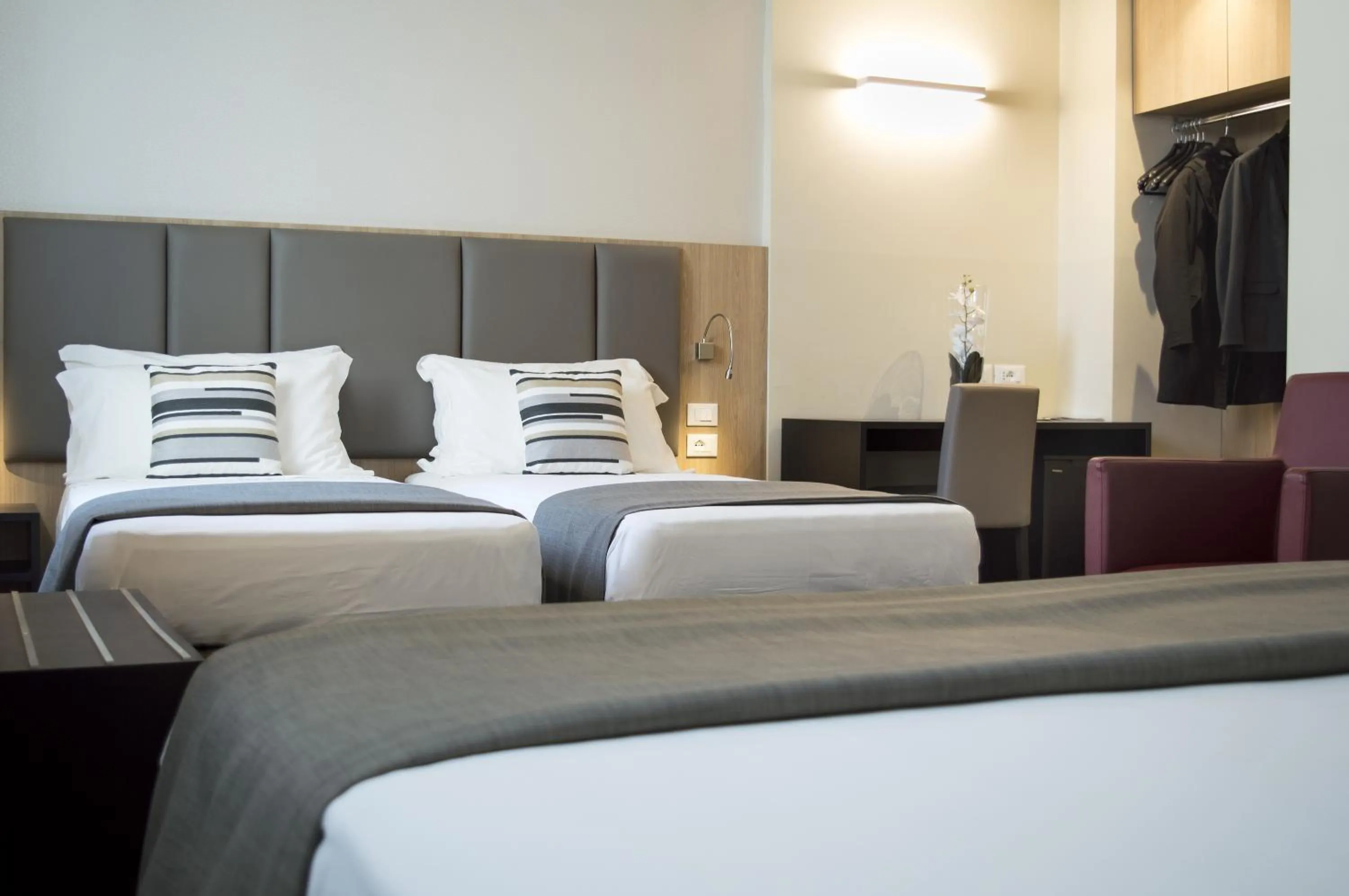 Bedroom, Bed in Hotel Alexander