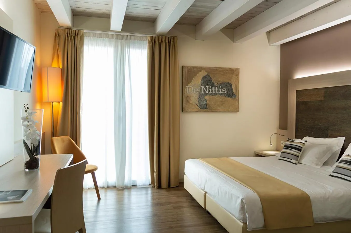 Bedroom, Bed in Hotel Alexander