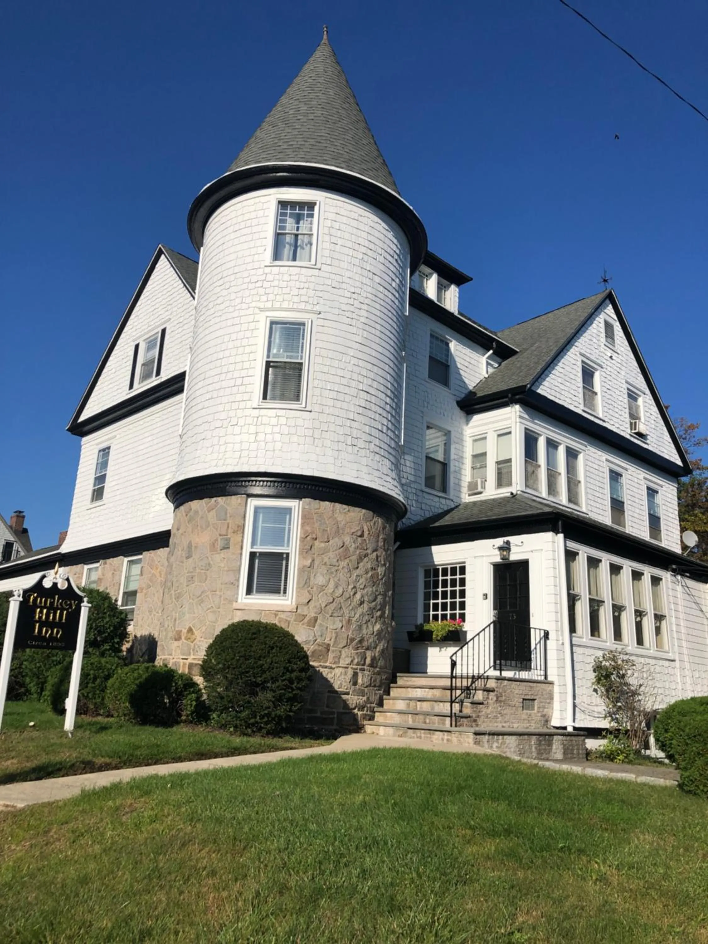Property building in Turkey Hill Inn