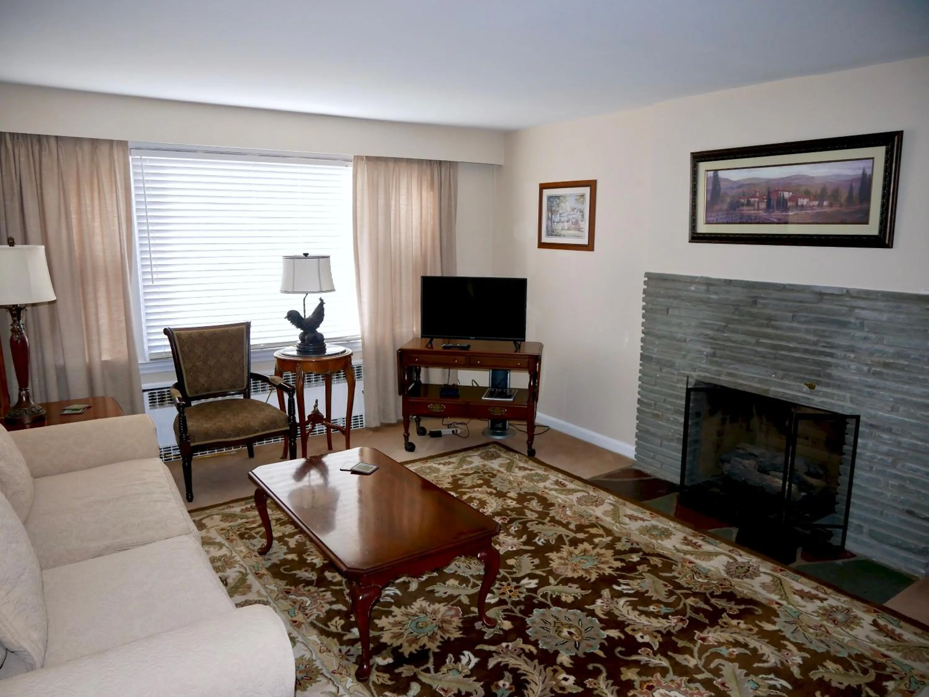 Living room in Turkey Hill Inn