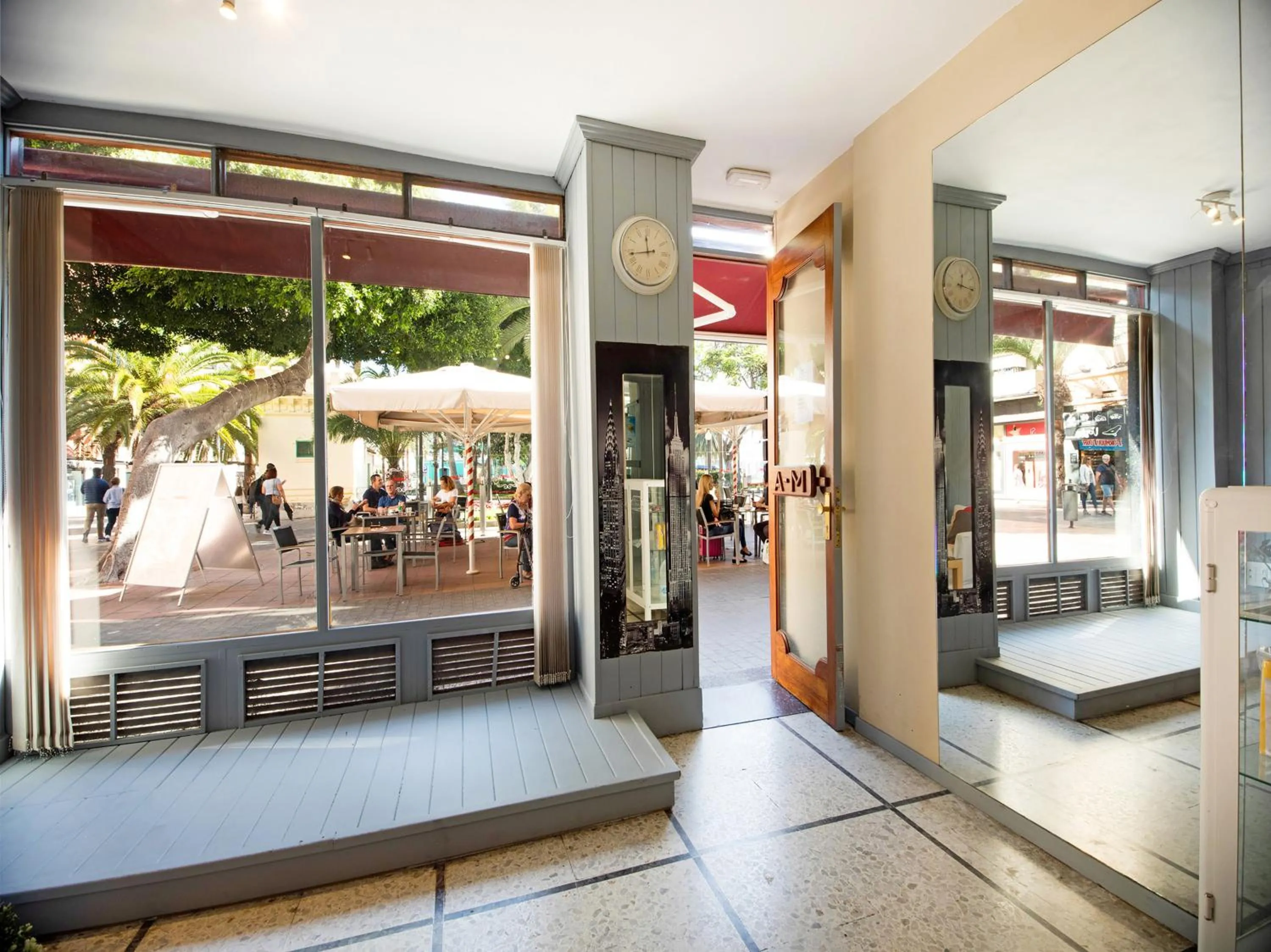 Facade/entrance in Miami Santa Catalina