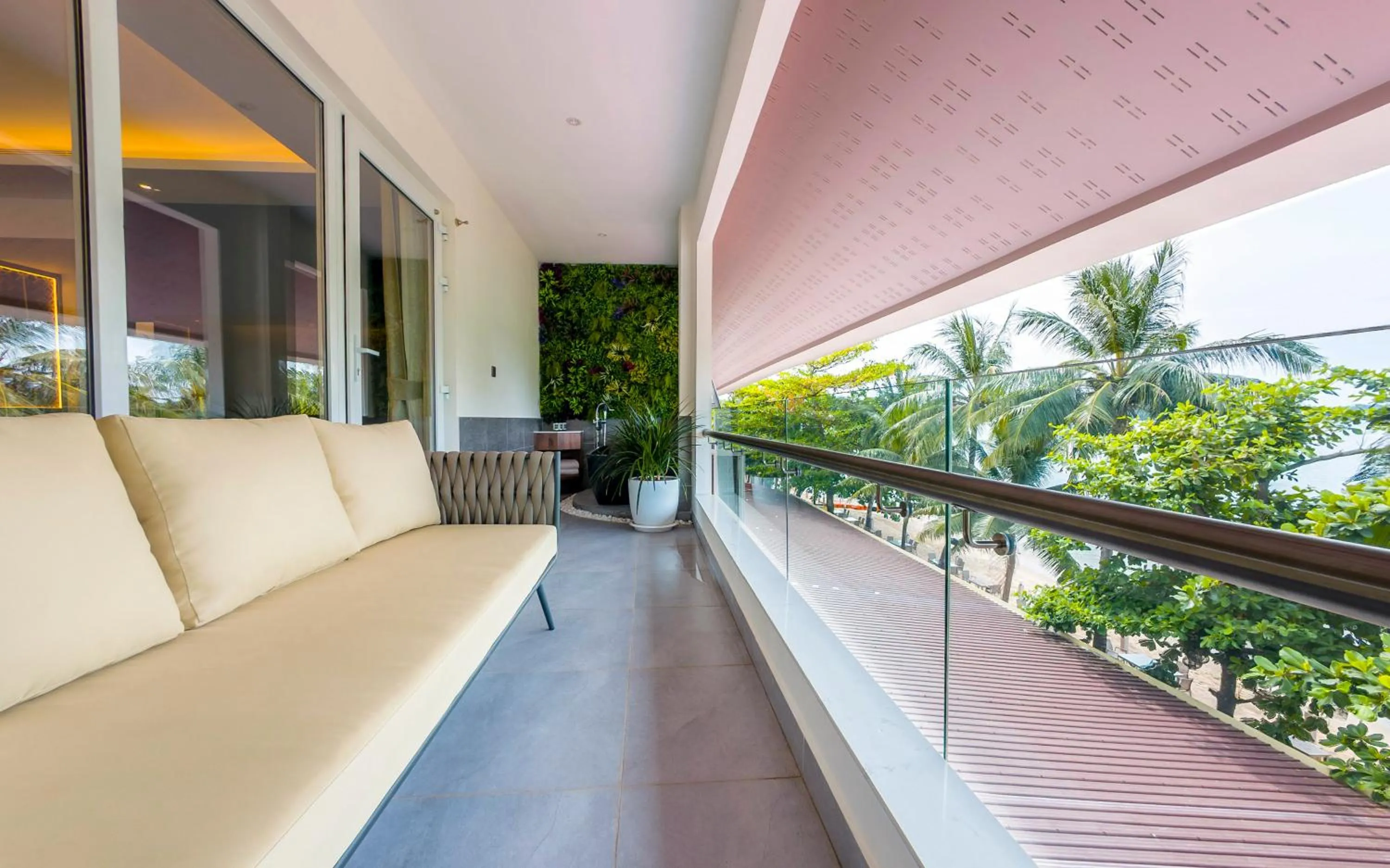 Balcony/Terrace in Queenco Hotel & Casino