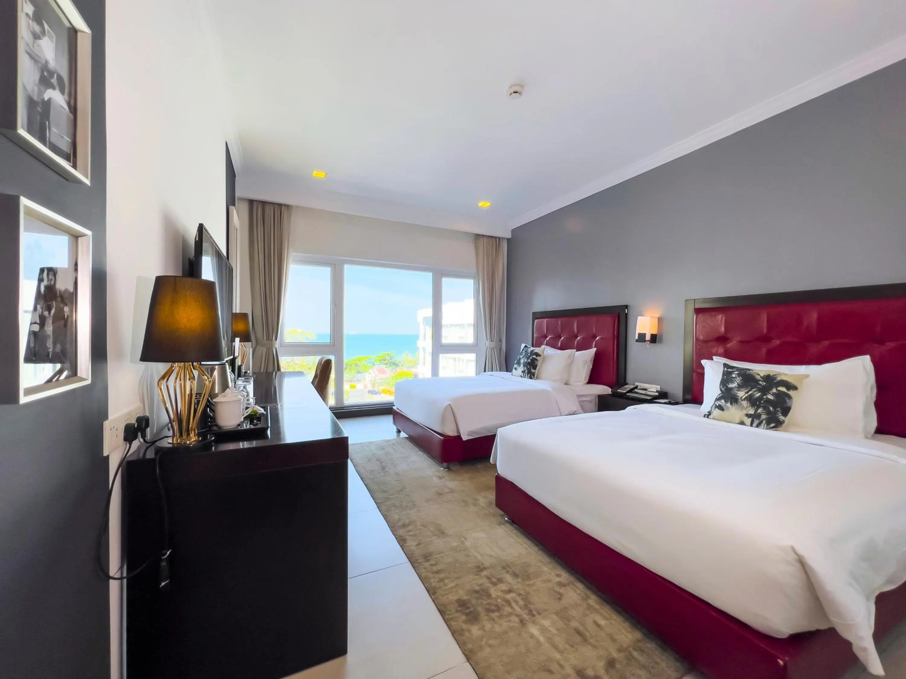 Sea view, Bed in Queenco Hotel & Casino