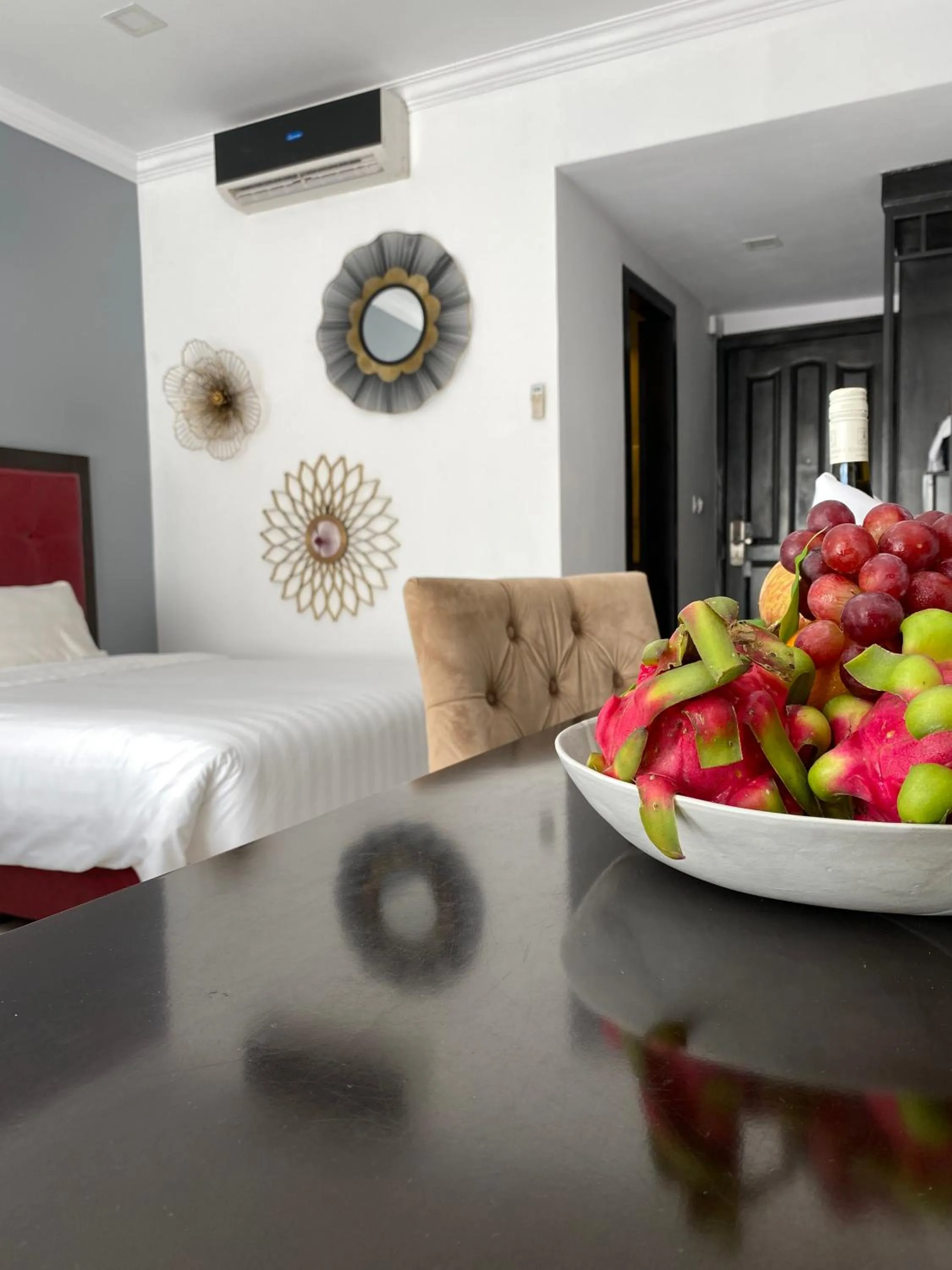 Food and drinks, Bed in Queenco Hotel & Casino