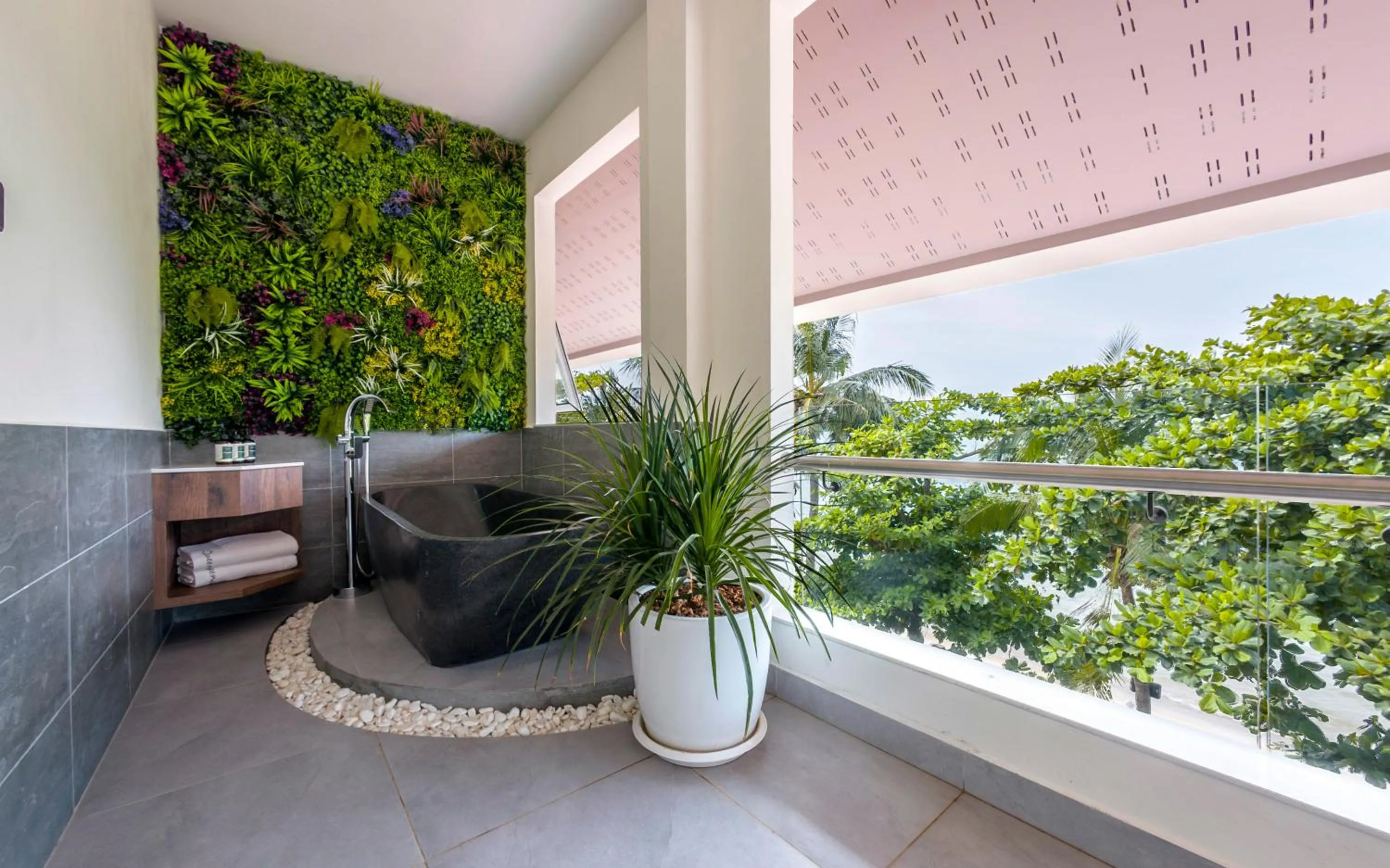 Bath in Queenco Hotel & Casino