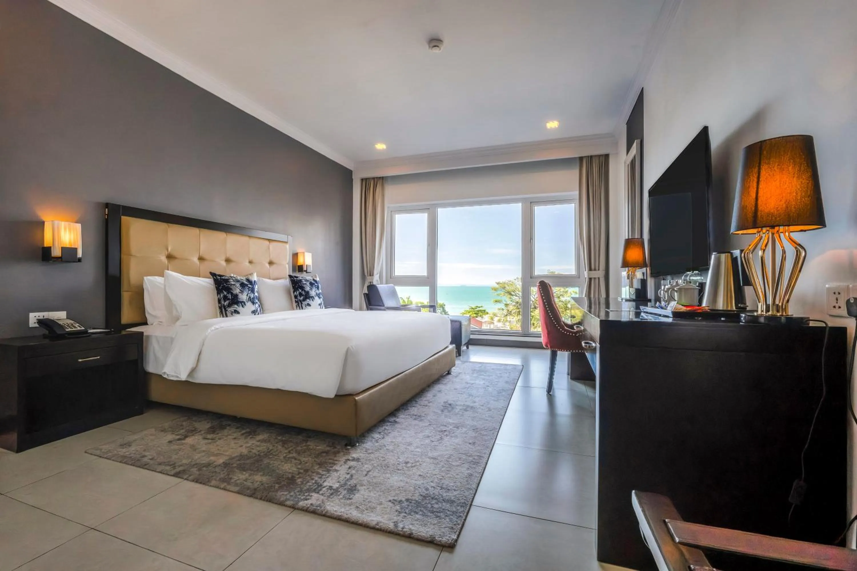 Sea view, Bed in Queenco Entertainment Resort