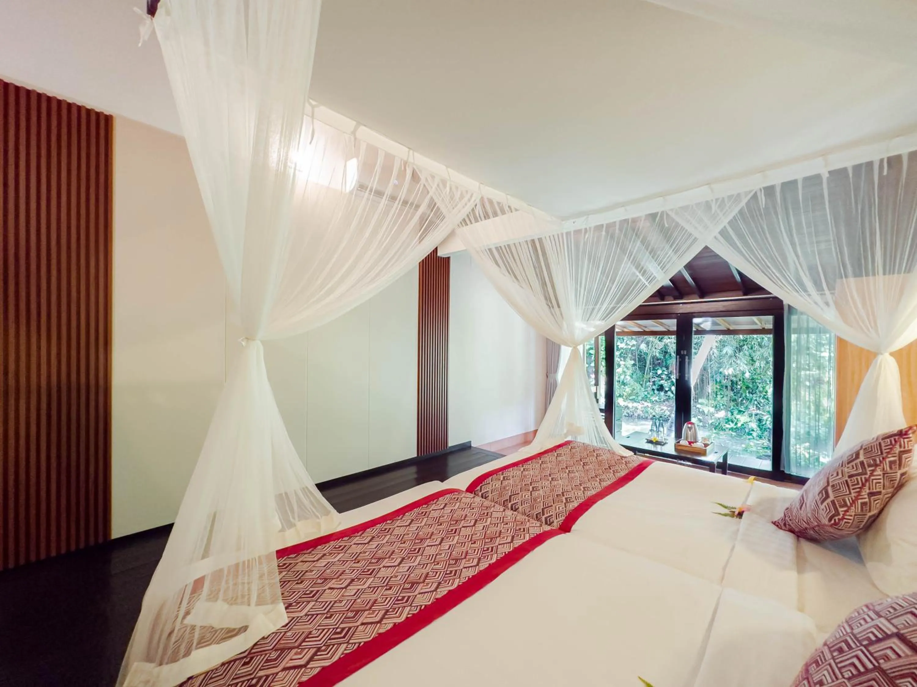 Bedroom, Bed in Ubud Sari Health Resort