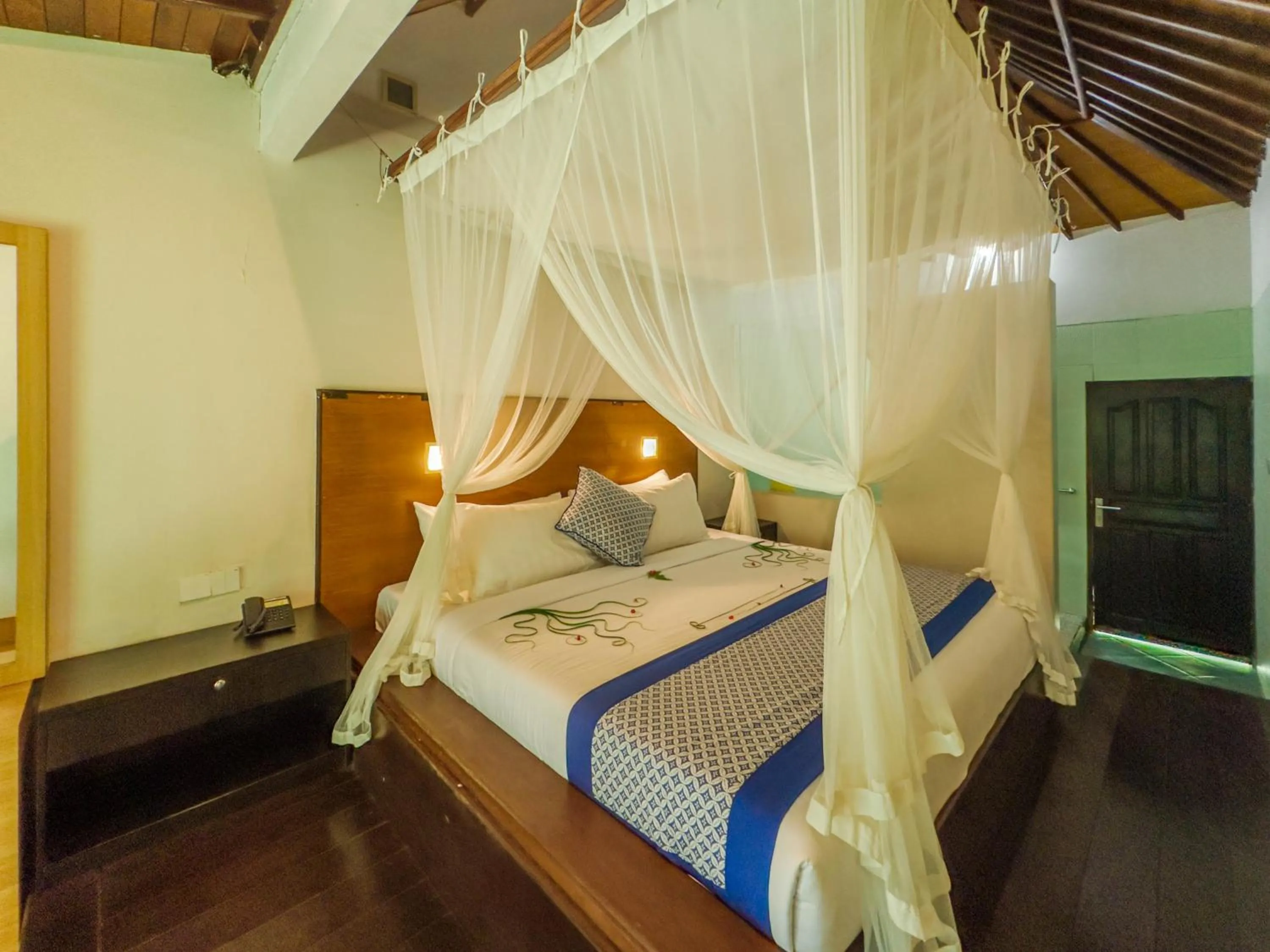 Bedroom, Bed in Ubud Sari Health Resort
