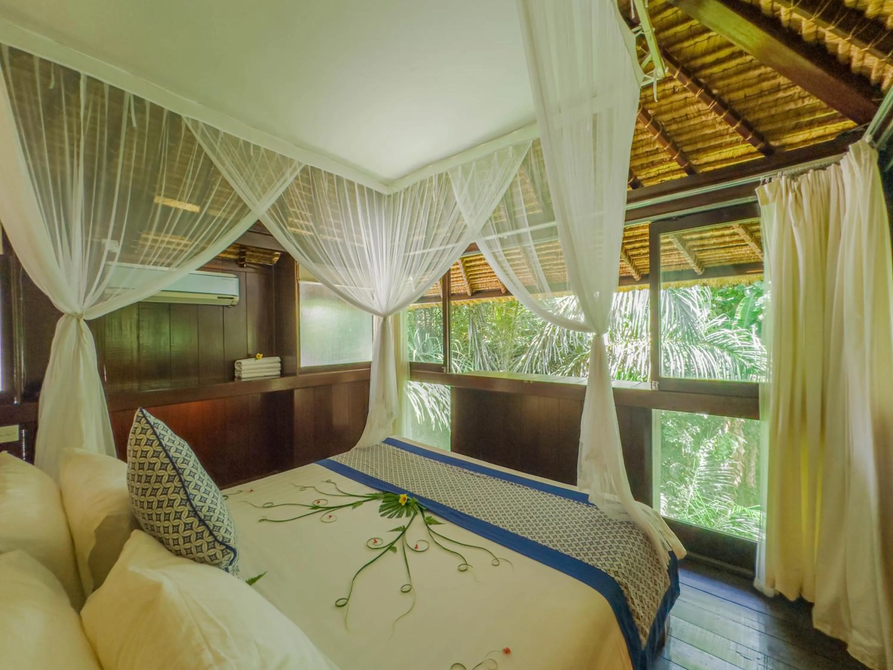 Bedroom, Bed in Ubud Sari Health Resort