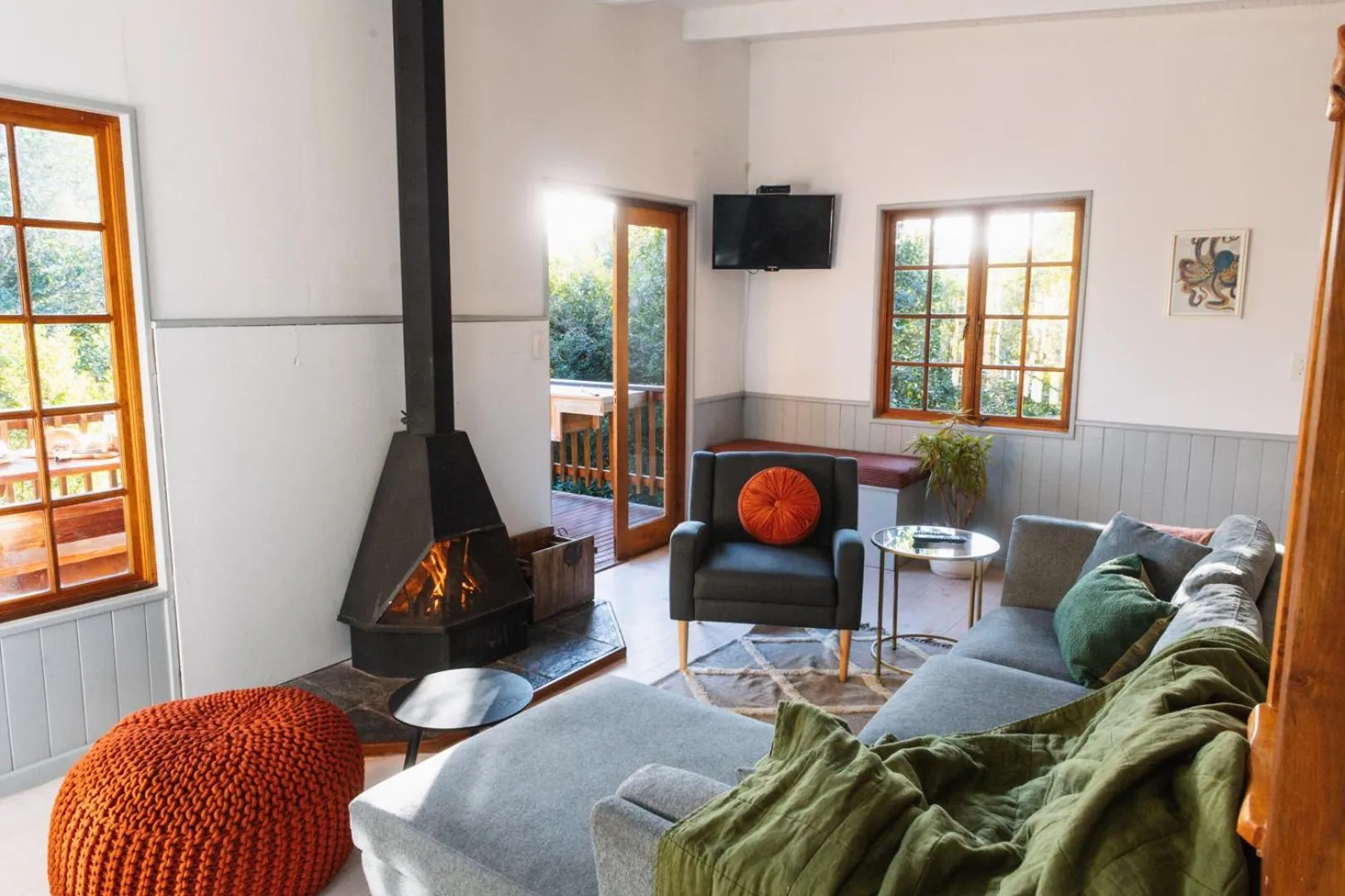 Living room in Moonshine on Whiskey Creek