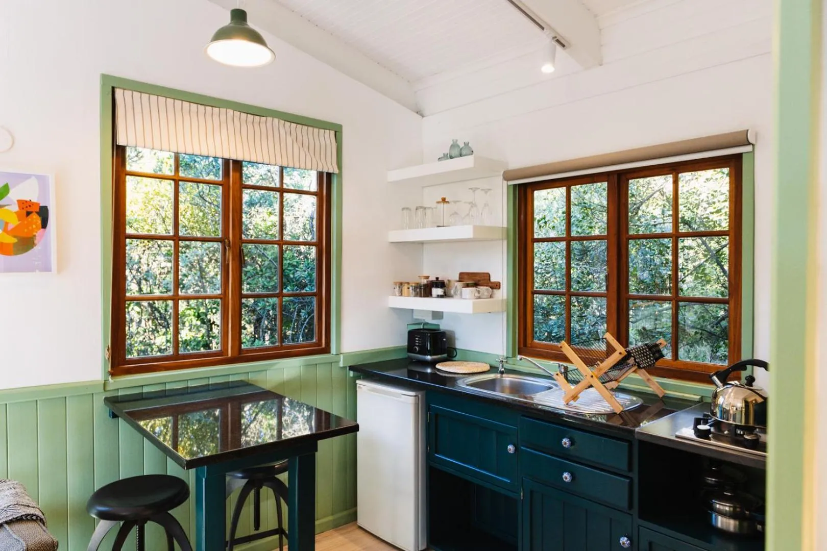 Coffee/tea facilities in Moonshine on Whiskey Creek