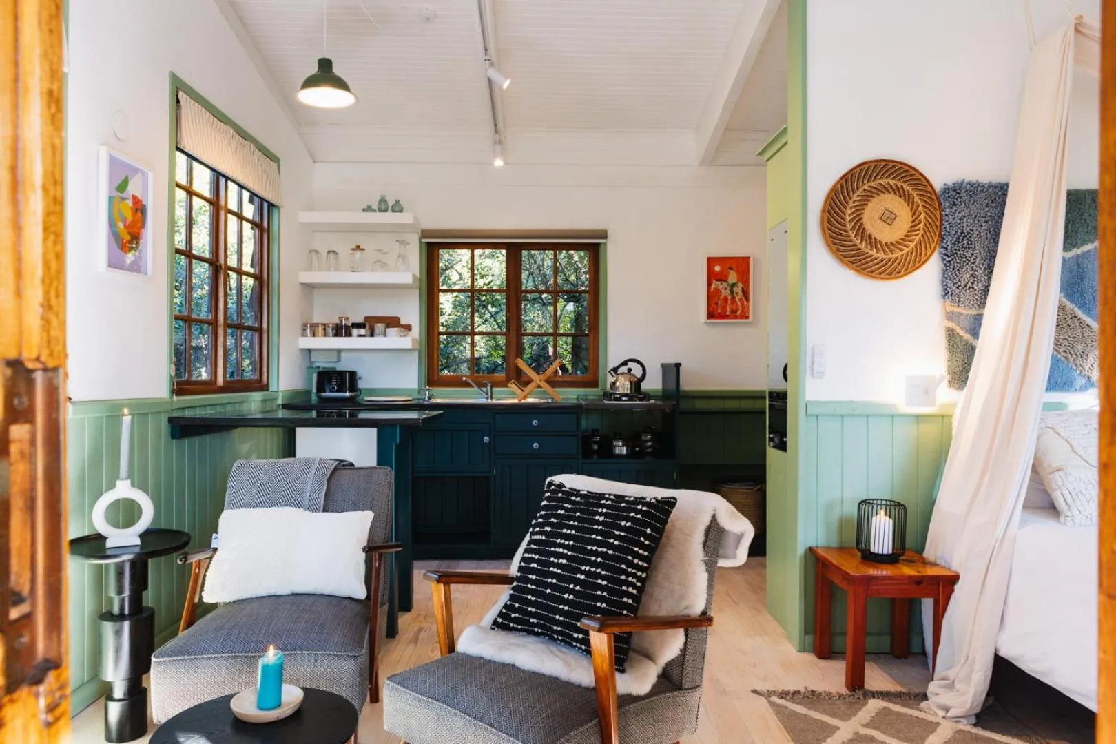 Kitchen or kitchenette in Moonshine on Whiskey Creek