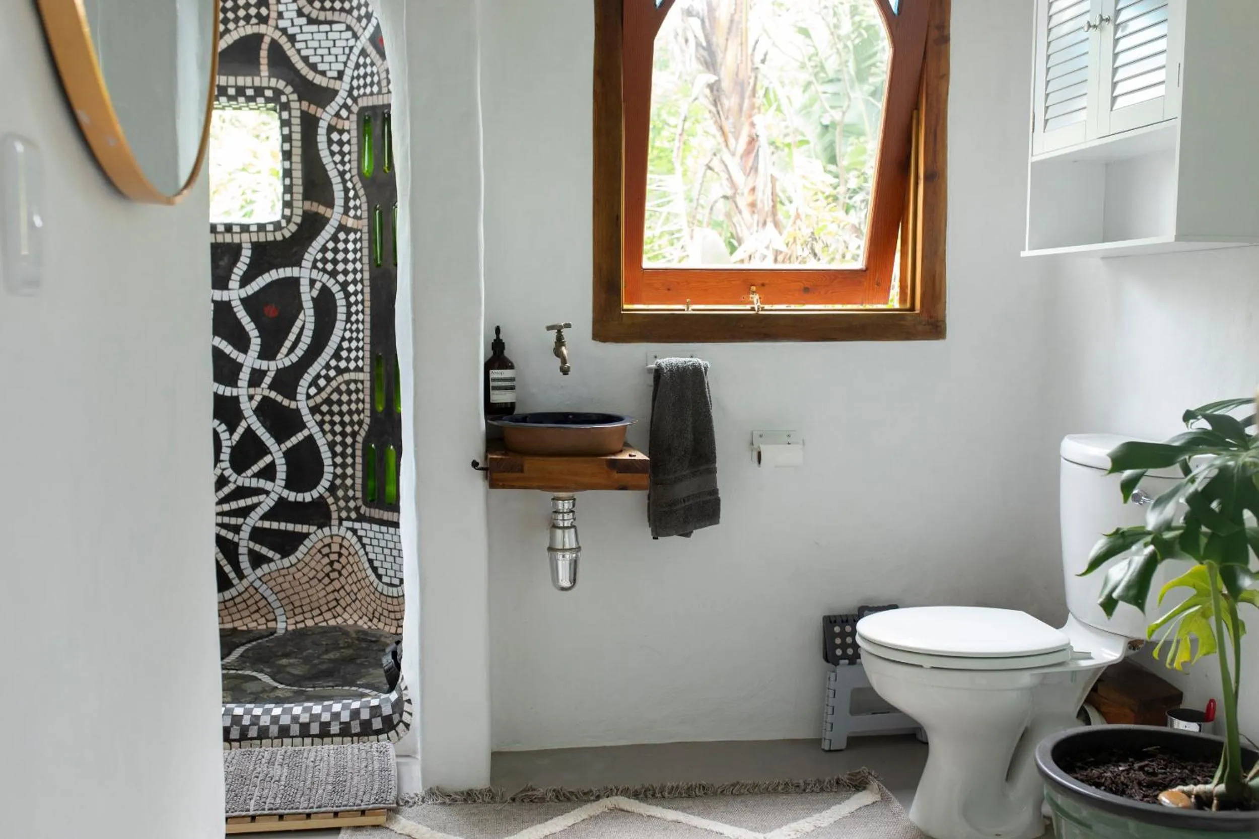 Toilet in Moonshine on Whiskey Creek