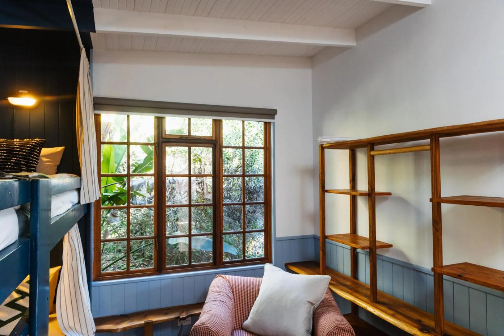 Bedroom, Bed in Moonshine on Whiskey Creek