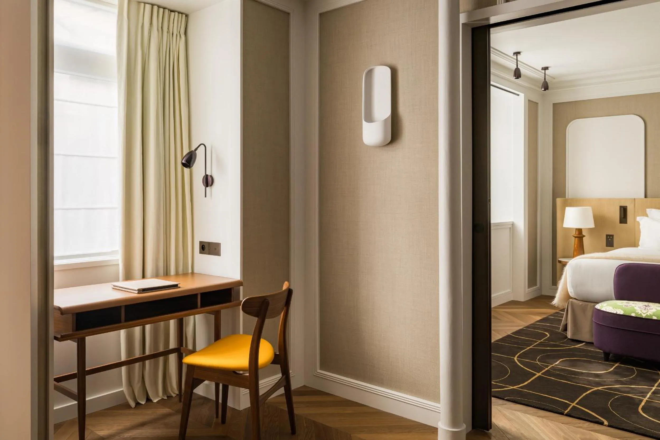 Living room, Bed in Pavillon Faubourg Saint-Germain & Spa