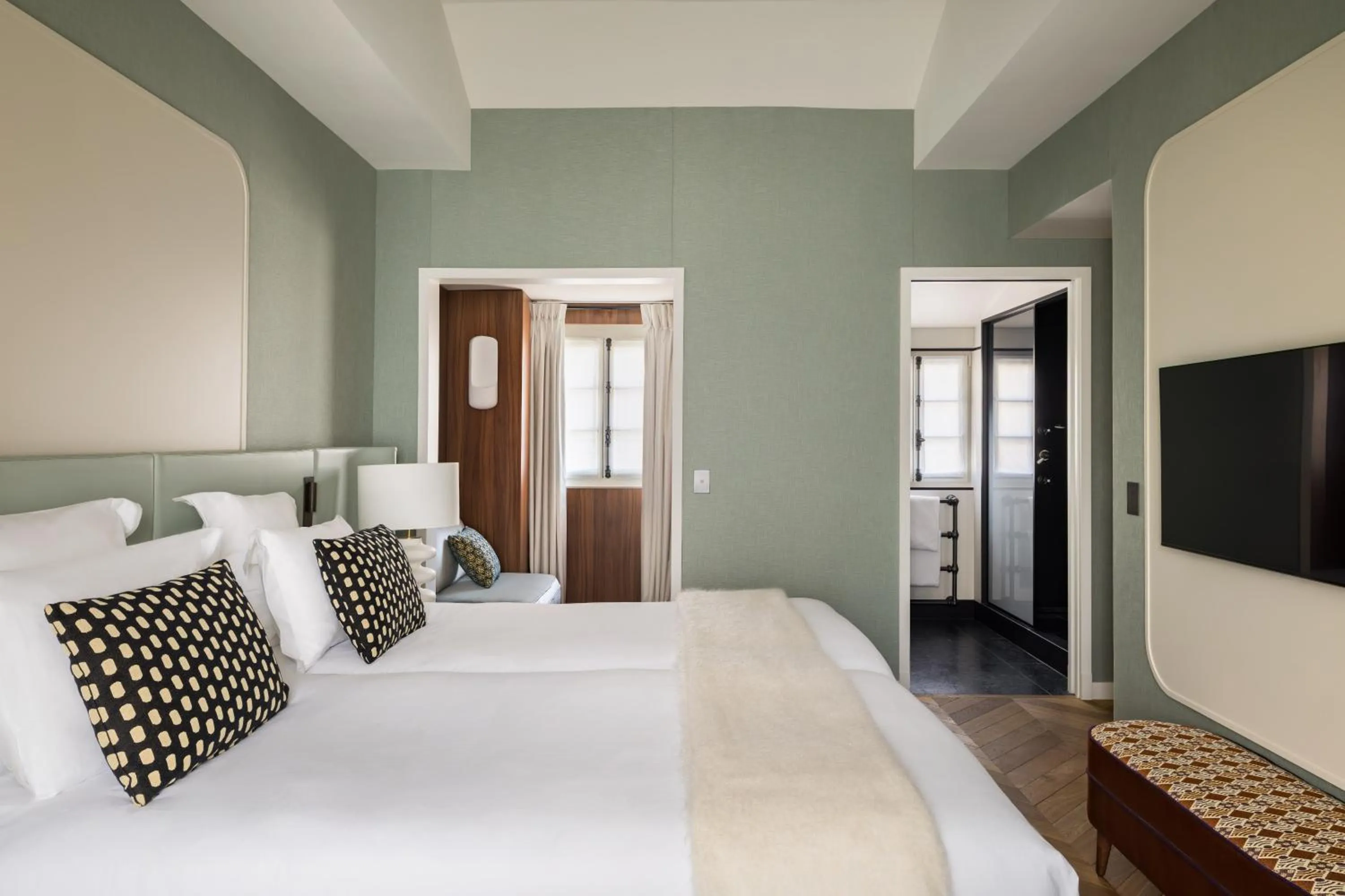 Bedroom, Bed in Pavillon Faubourg Saint-Germain & Spa