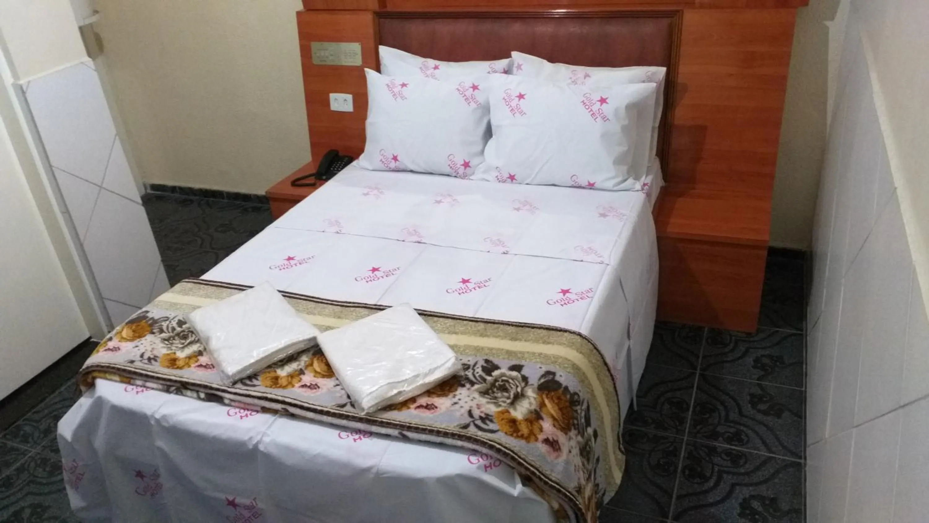 Gold Star Hotel
