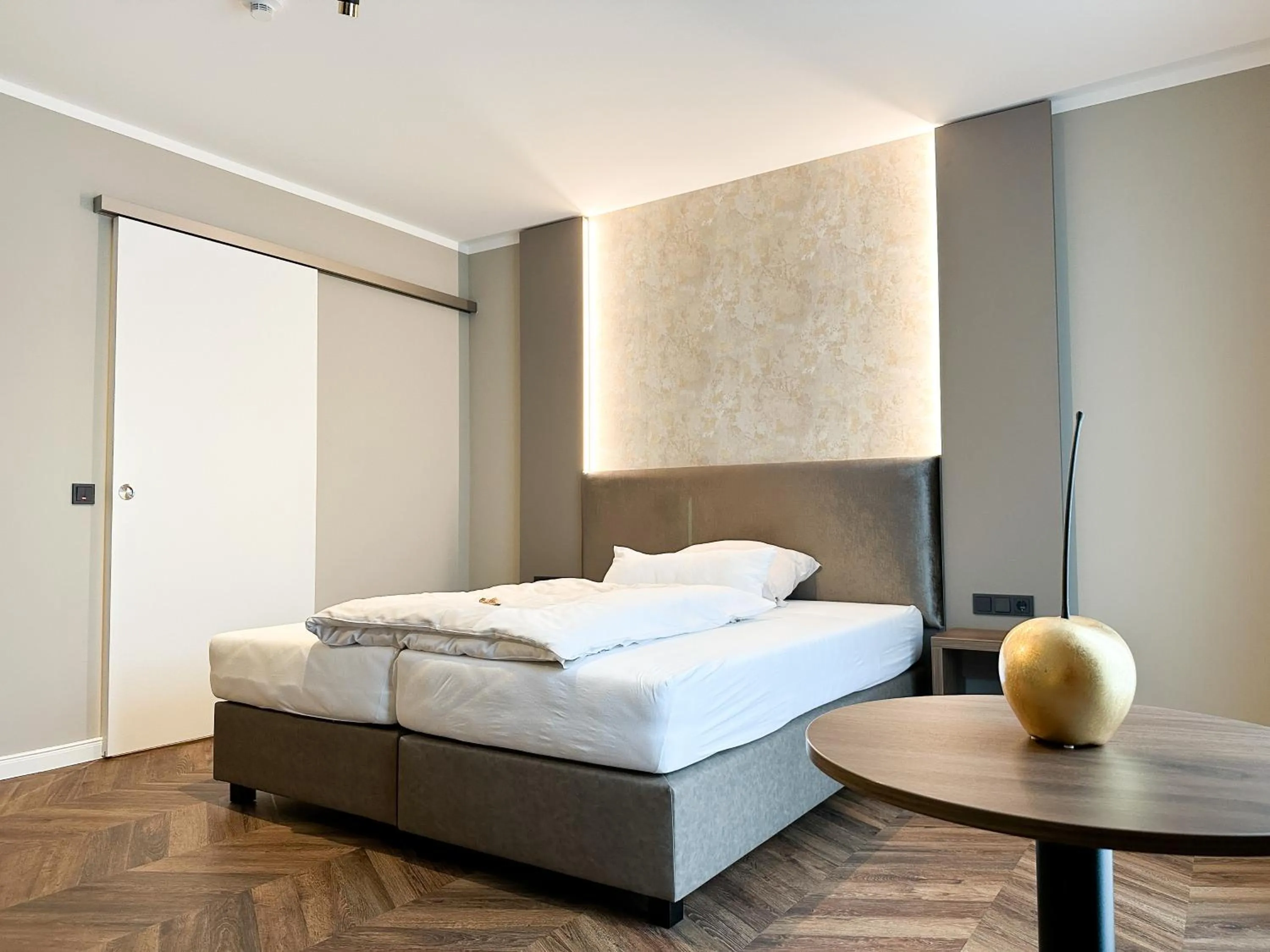 Photo of the whole room, Bed in Hotel Restaurant Hackmann-Atter