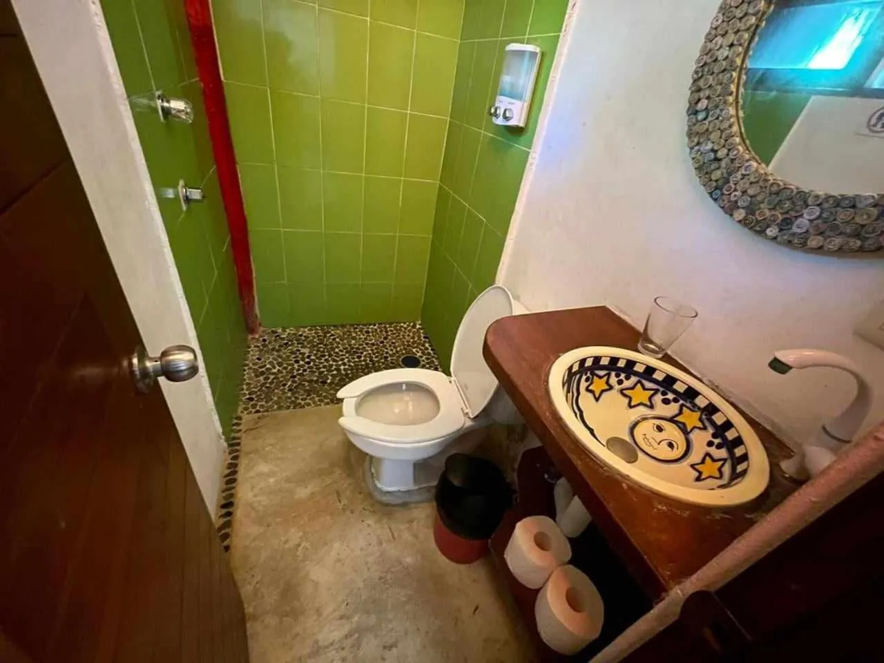 Shower in XpuHa Bonanza
