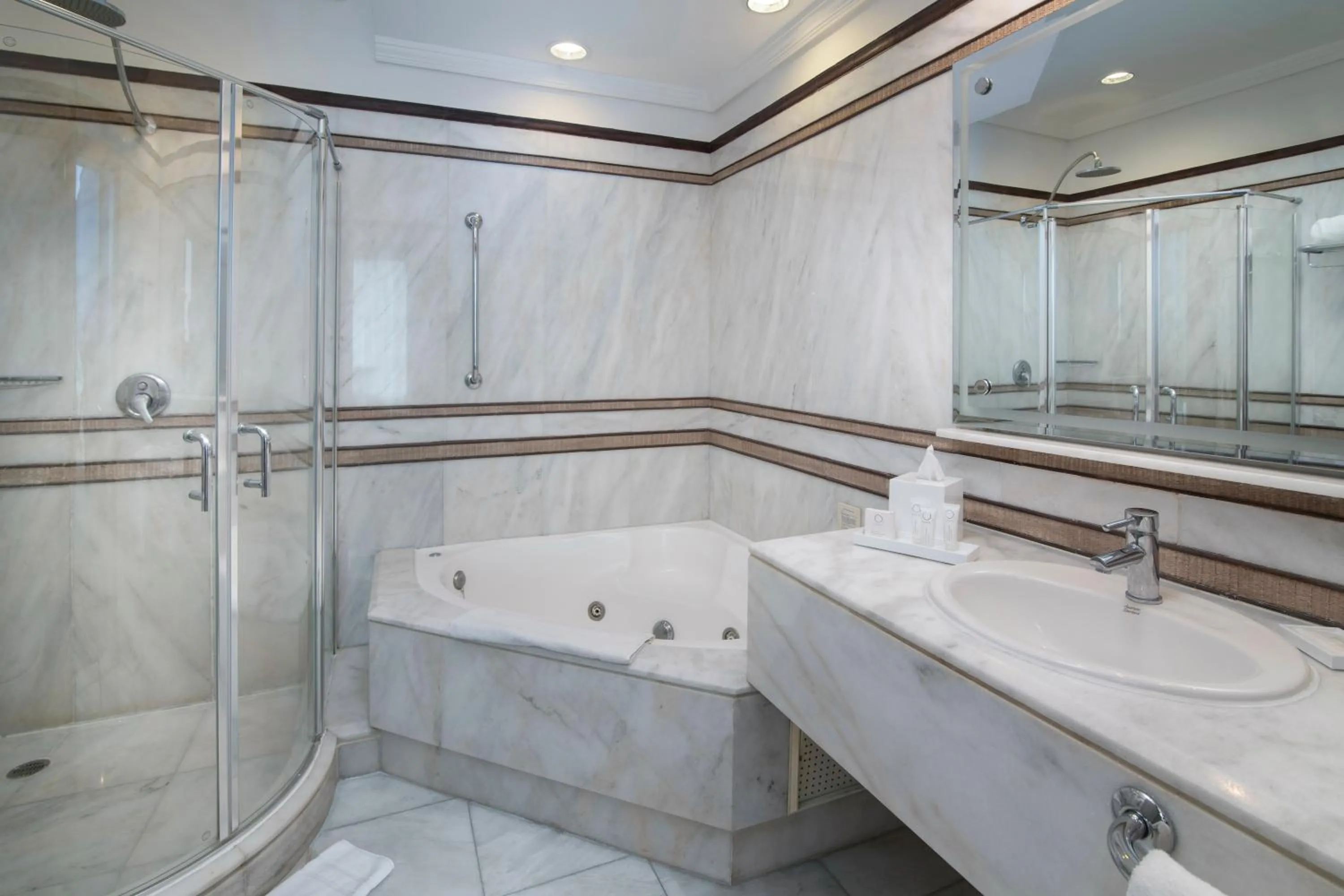 Shower in Catalonia Santo Domingo