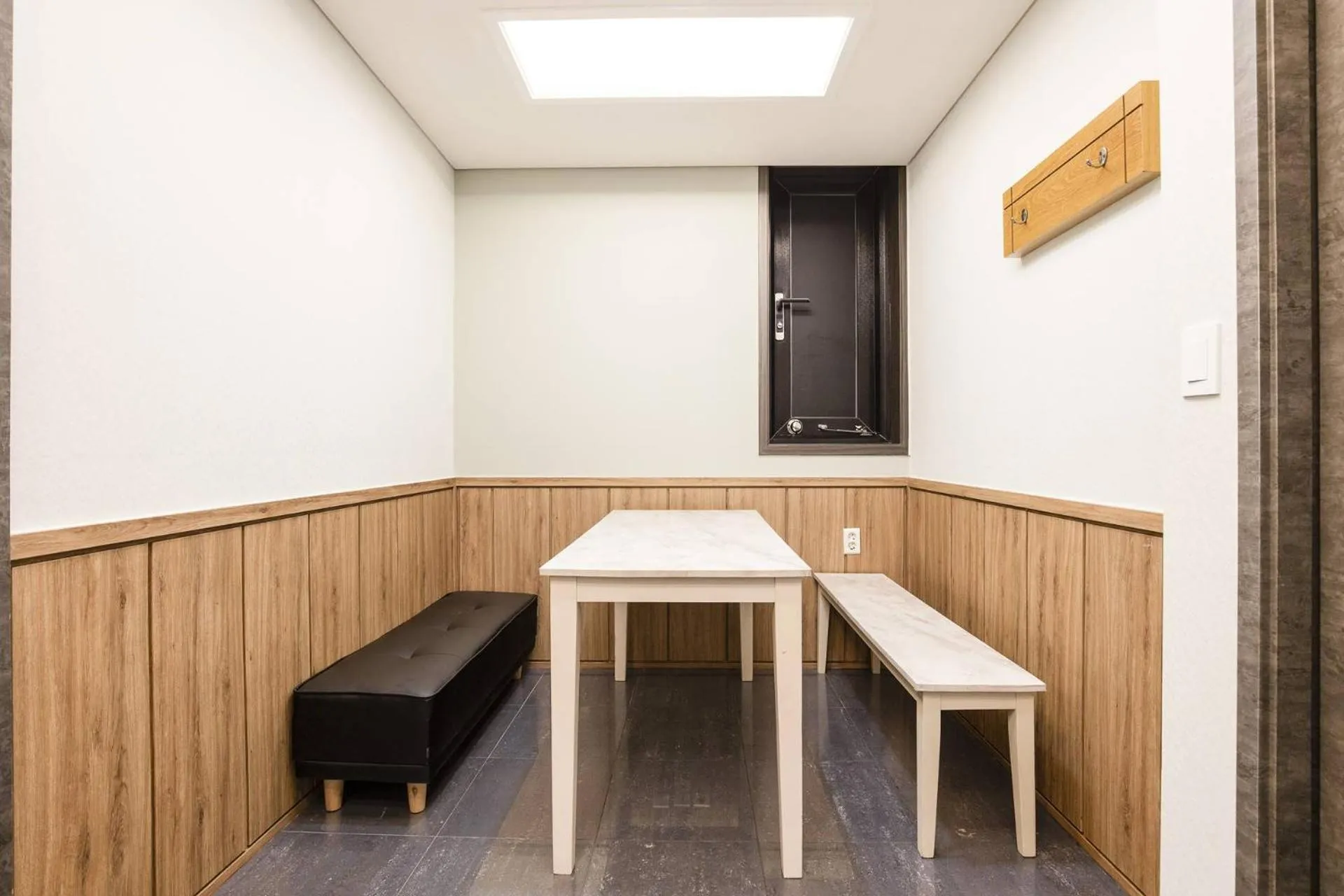 Living room in Yeongdeungpo Komodo Hotel