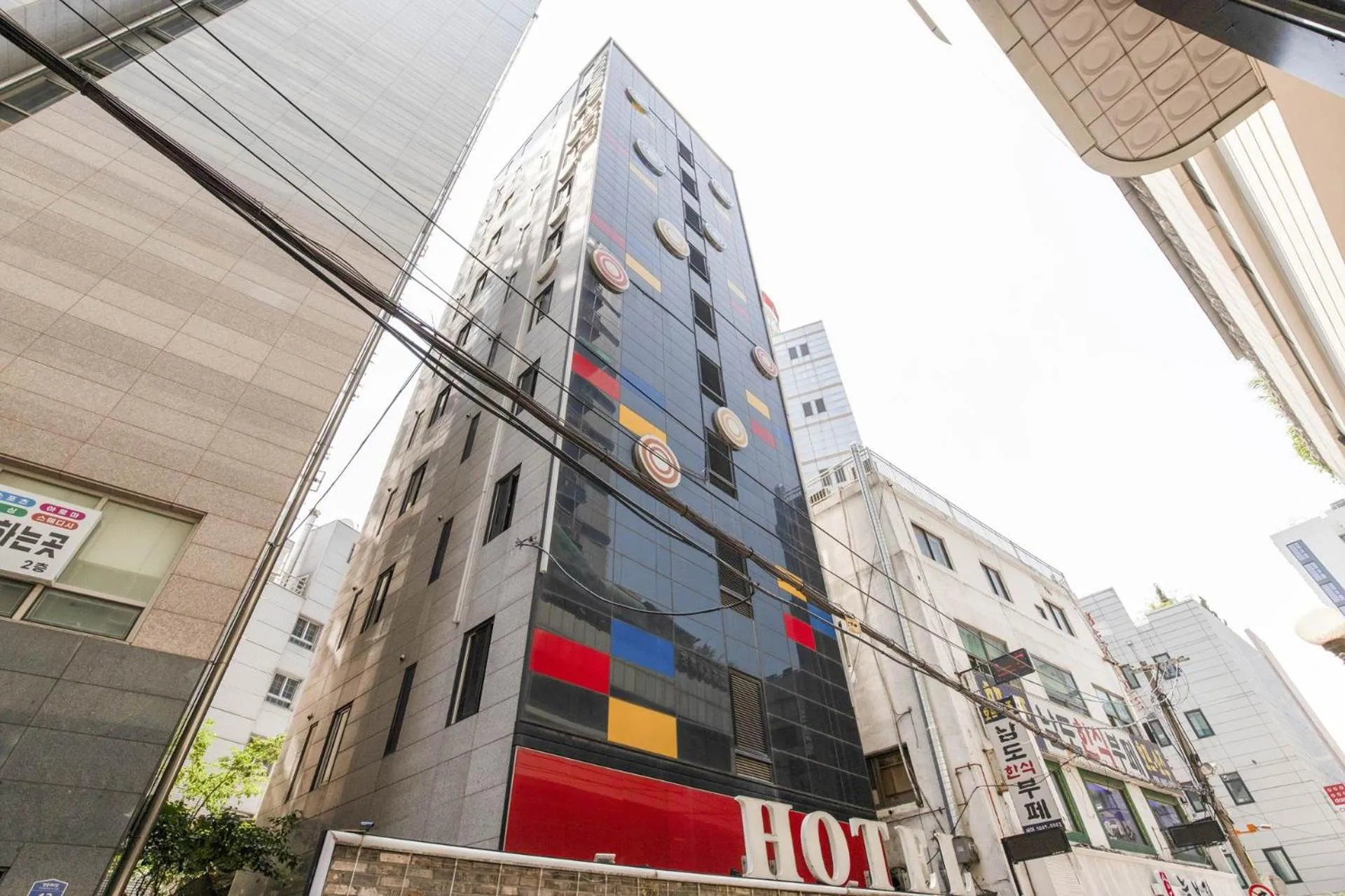 Property building in Yeongdeungpo Komodo Hotel