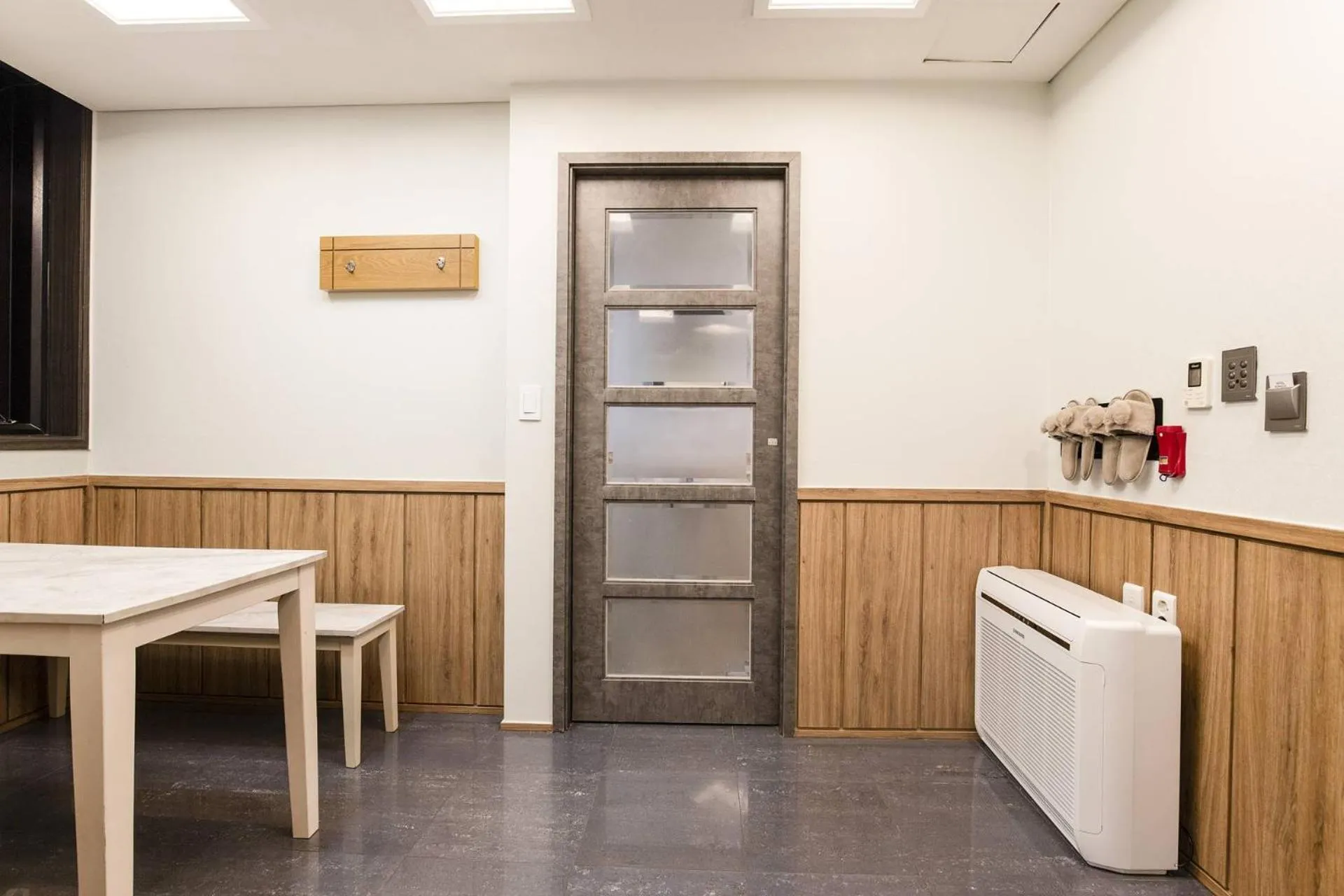 Property building in Yeongdeungpo Komodo Hotel