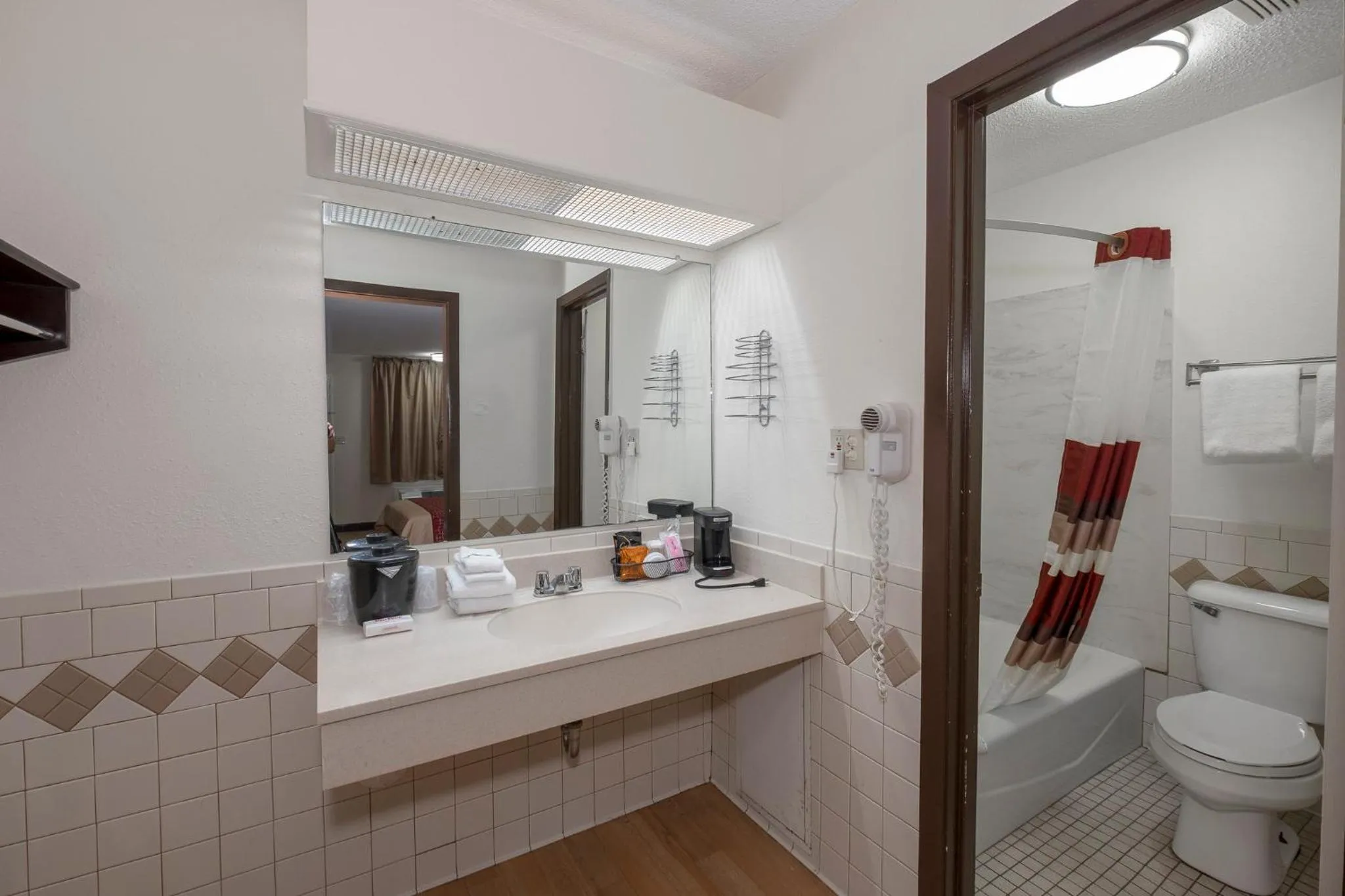 Bathroom in Red Roof Inn Morgan City