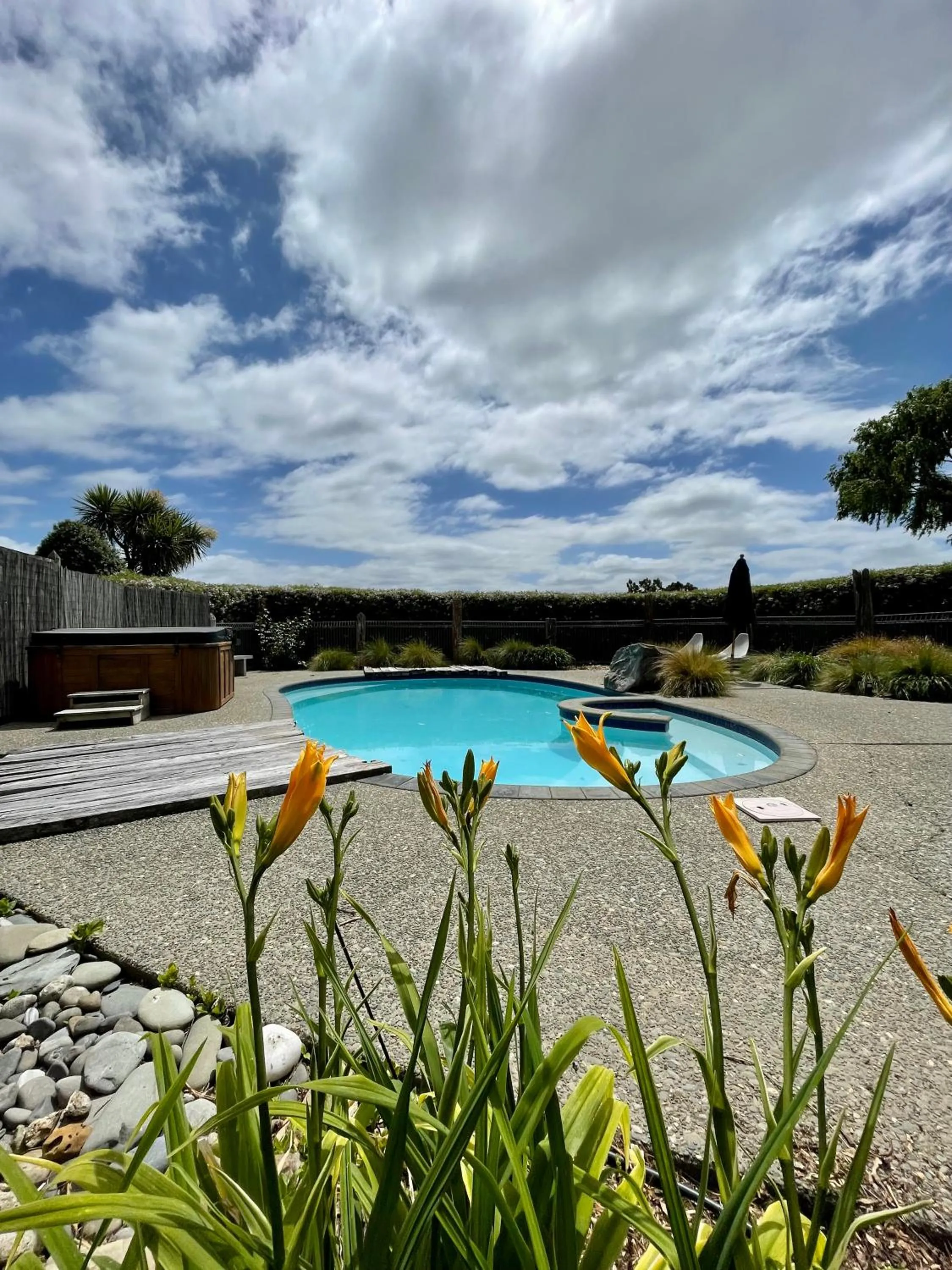Hot Tub in St Leonards Vineyard Cottages