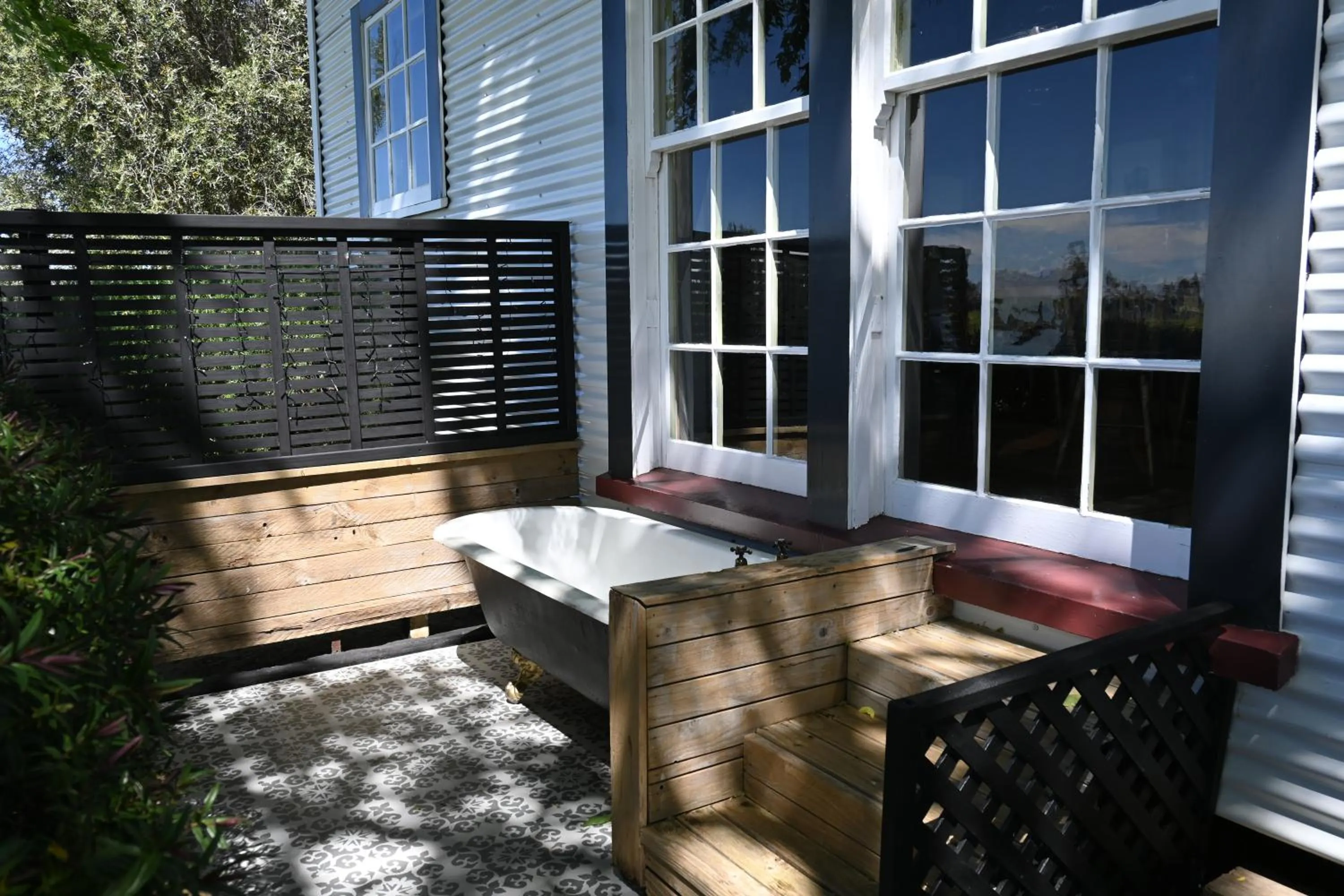 Open Air Bath in St Leonards Vineyard Cottages