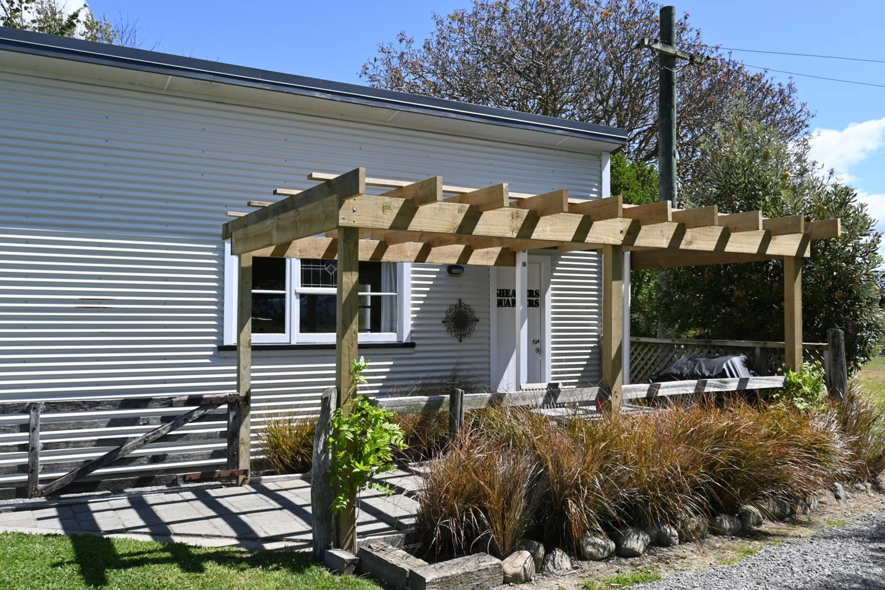 Property building in St Leonards Vineyard Cottages