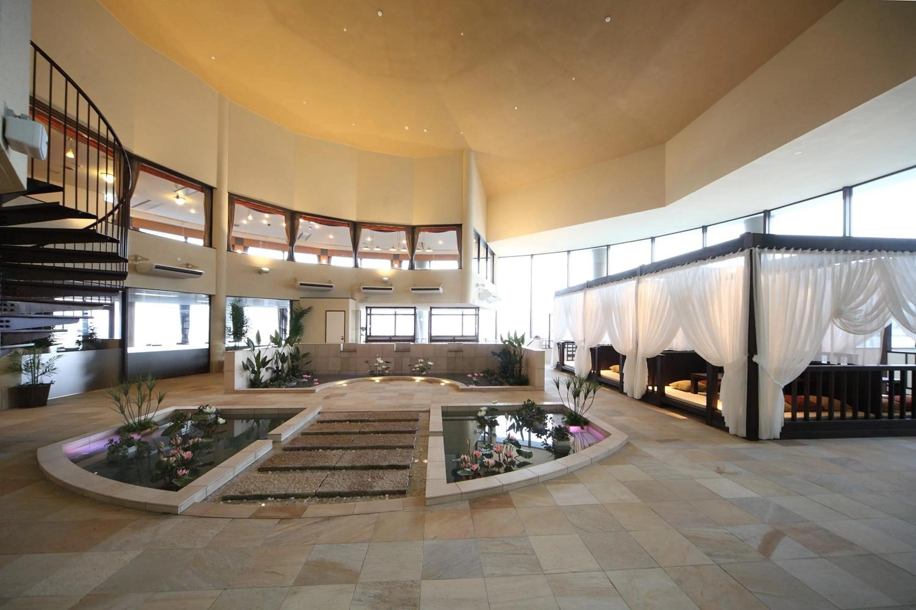 Restaurant/places to eat in Hotel Amandi