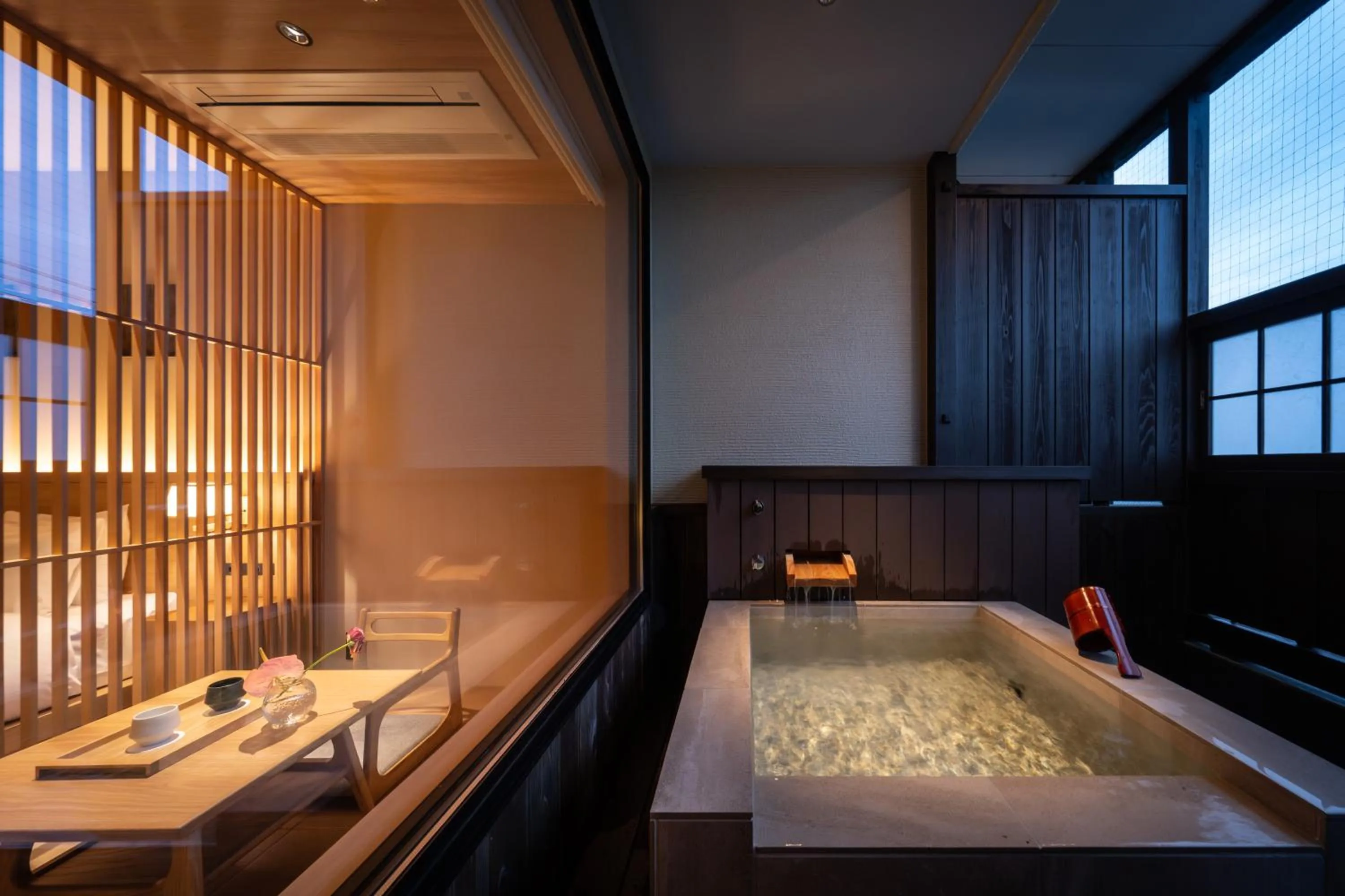 Open Air Bath, Bed in Atarayo Nishiizu Onsen