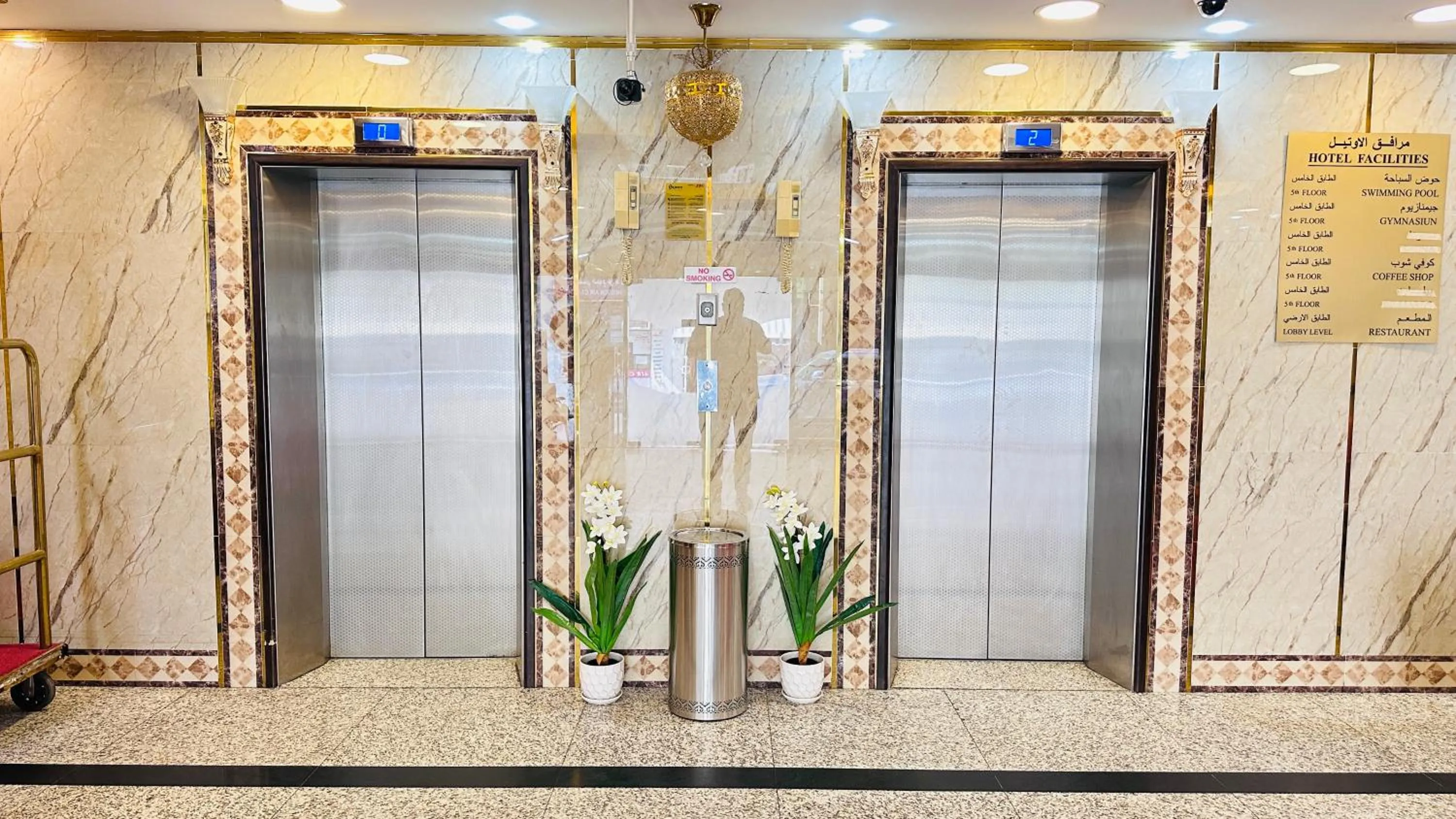 elevator in Collection O San Marino Hotel