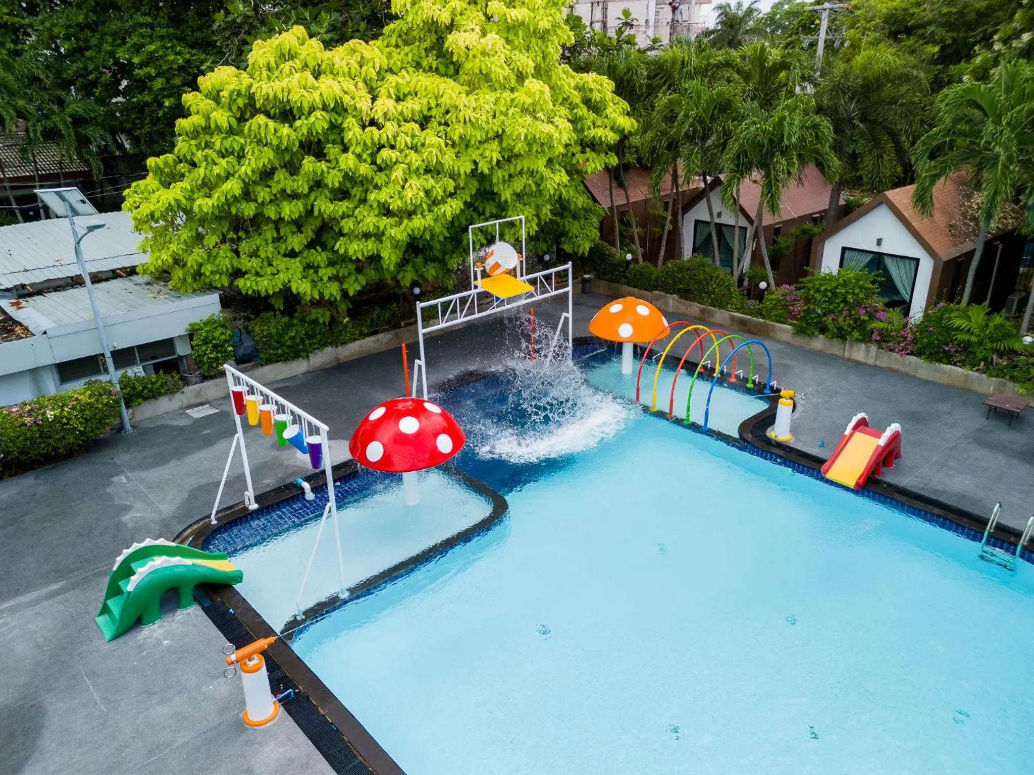 Swimming pool in Villa Navin Beach Residence