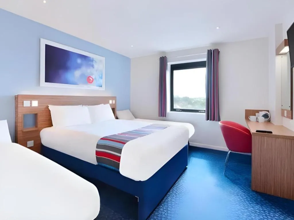 Bed in Travelodge Windsor Central