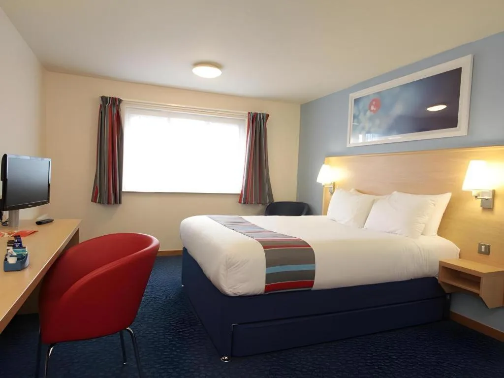 Bed in Travelodge Windsor Central