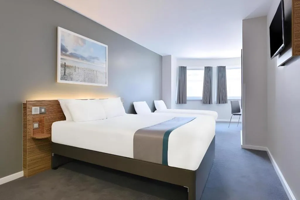 Bed in Travelodge Brighton Seafront