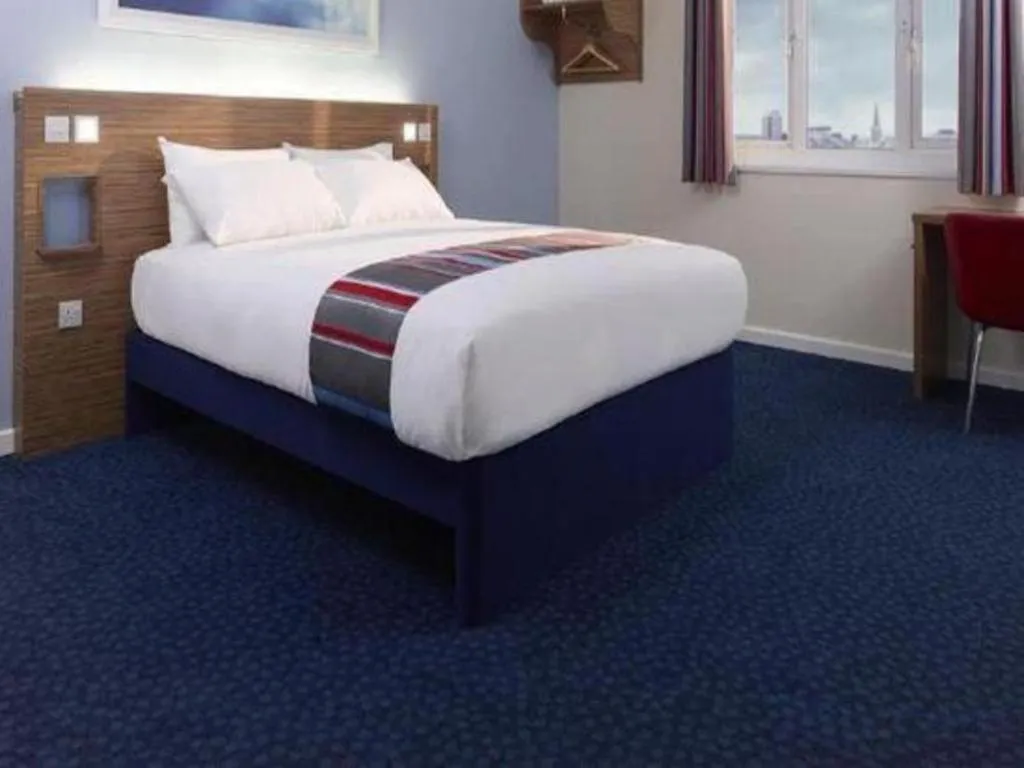 Bed in Travelodge Dundee Strathmore Avenue