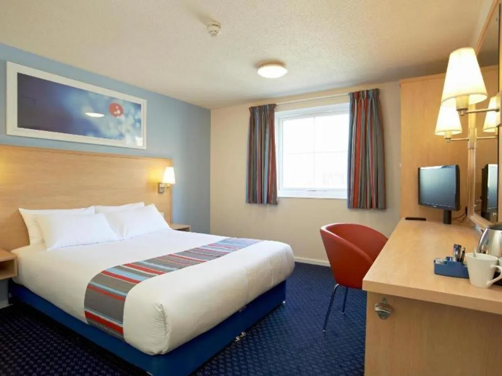 Bed in Travelodge Toddington M1 Southbound