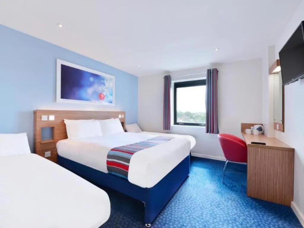 Bed in Travelodge Harrogate West Park